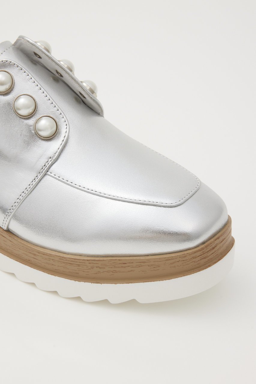 【スタッカート/STACCATO】のメイジーパールプラットフォーム 人気、トレンドファッション・服の通販 founy(ファニー) 　ファッション　Fashion　レディースファッション　Fashion for Women　ウッド　Wooden Design　シューズ　Shoes, Footwear　シルバー　Silver, Metallic Silver　パール　Pearl, Pearl Accent　フラット　Flat, Flat Shoes　モチーフ　Motif, Design Theme　エレガント 上品　Elegant　厚底　Platform Shoes　定番　Standard, Basic Item　軽量　Lightweight, Ultra Light　other-7|ID: prp329100003918611 ipo3291000000036866050