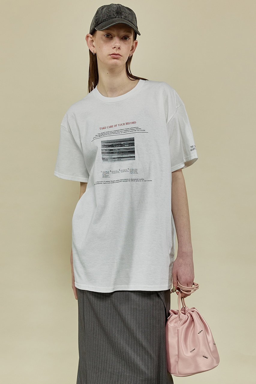 【メゾンスペシャル/MAISON SPECIAL】のRecord Photo Print T-shirt/Record PhotoプリントTシャツ 大人の最旬トレンドファッション＆コーディネート founy(ファウニー) 　ファッション　Fashion　レディースファッション　Fashion for Women　トップス・カットソー　Cut & Sew Tops　シャツ・ブラウス・オフィスカジュアル　Elegant Blouses & Button-Ups　ロングTシャツ・Tシャツ　Longline T-Shirts & Tees　カットソー・ベーシックTシャツ　Cut-and-Sewn Tops / Stretch Tees & Basics　おすすめ　Recommended / Our Picks　グラフィック　Graphic, Graphic Design　ショート　Short, Short Length　スリーブ　Sleeve, Long Sleeve / Short Sleeve　プリント　Print, Printed Pattern　ボトム　Bottoms, Lower Wear　ロング　Long, Long-Length　other-7|ID: prp329100003921176 ipo3291000000036986408