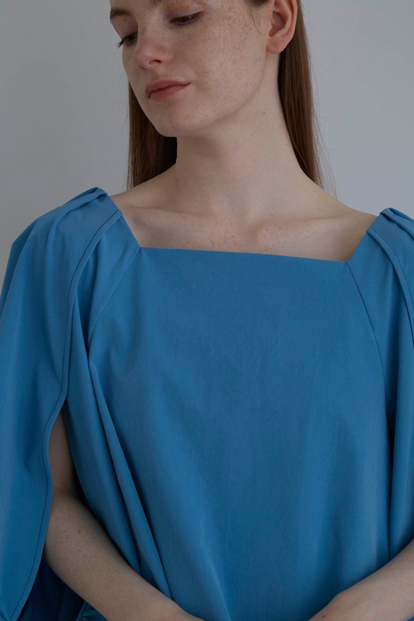 【ル フィル/LE PHIL】のドライストレッチペタルスリーブブラウス 人気、トレンドファッション・服の通販 founy(ファニー) 　ファッション　Fashion　レディースファッション　Fashion for Women　トップス・カットソー　Cut & Sew Tops　シャツ・ブラウス・オフィスカジュアル　Elegant Blouses & Button-Ups　ショート　Short, Short Length　シンプル　Simple, Minimal　スクエア　Square, Square Shape　ストレッチ　Stretch, Stretchy Fabric　スリット　Slit, Slit Detail　スリーブ　Sleeve, Long Sleeve / Short Sleeve　ツイル　Twist, Twisted Detail　デコルテ　Décolleté, Neckline　フェミニン　Feminine, Girly　吸水　Absorbent, Quick-Dry　夏　Summer　other-2|ID: prp329100003921340 ipo3291000000035476668