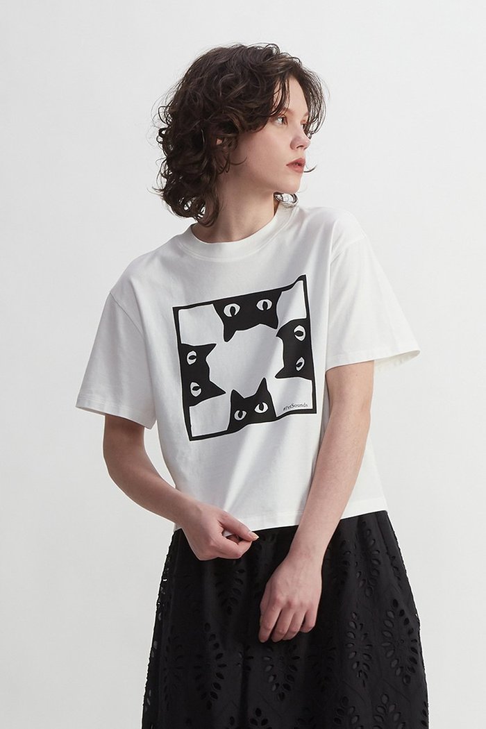 【プレインピープル/PLAIN PEOPLE】のキャットプリントTシャツ インテリア・キッズ・メンズ・レディースファッション・服の通販 founy(ファニー) https://founy.com/ ファッション Fashion レディースファッション Fashion for Women トップス・カットソー Cut & Sew Tops シャツ・ブラウス・オフィスカジュアル Elegant Blouses & Button-Ups ロングTシャツ・Tシャツ Longline T-Shirts & Tees カットソー・ベーシックTシャツ Cut-and-Sewn Tops / Stretch Tees & Basics ショート Short, Short Length スリーブ Sleeve, Long Sleeve / Short Sleeve ドロップ Drop Shoulder, Dropped Style プリント Print, Printed Pattern 猫 Cat, Kitty |ID: prp329100003923350 ipo3291000000032913263