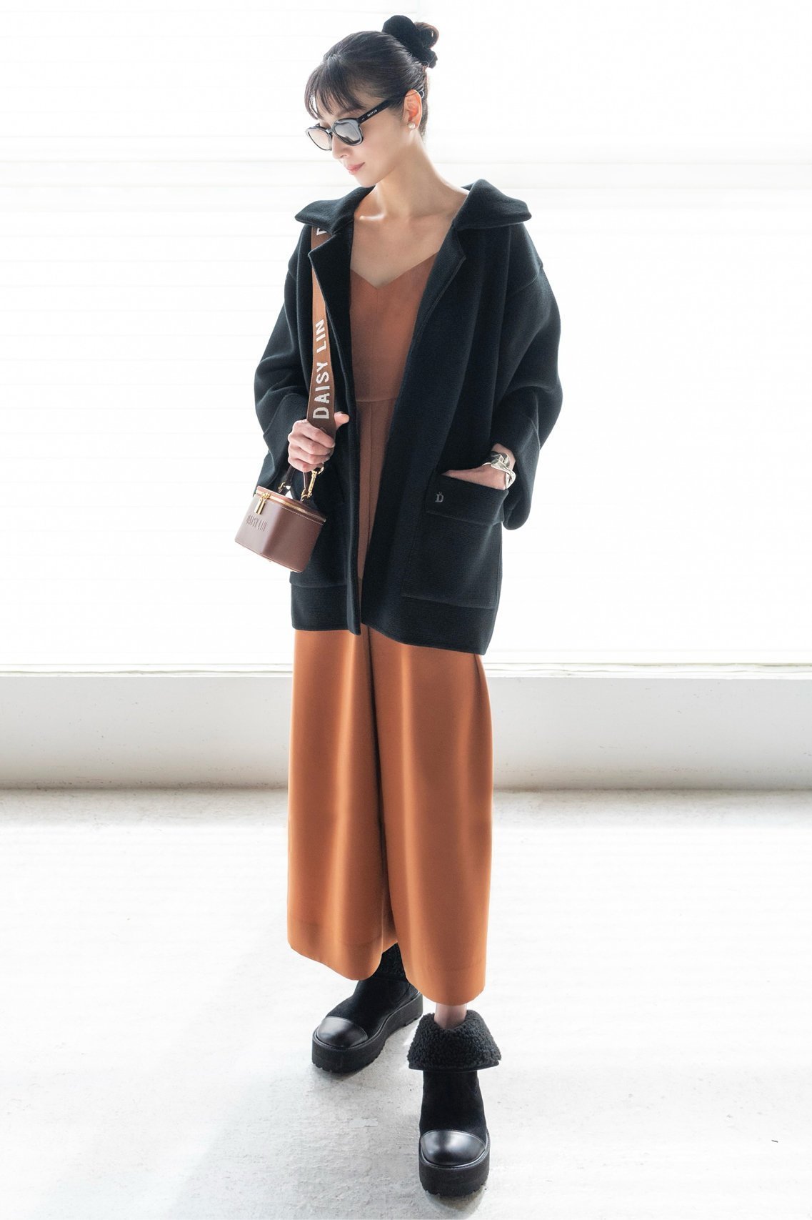 【デイジーリン/DAISY LIN】のミディカーディガン 人気、トレンドファッション・服の通販 founy(ファニー) 　ファッション　Fashion　レディースファッション　Fashion for Women　トップス・カットソー　Cut & Sew Tops　カーディガン・羽織り　Layered Style Cardigans　シャツ・ブラウス・オフィスカジュアル　Elegant Blouses & Button-Ups　ロングTシャツ・Tシャツ　Longline T-Shirts & Tees　カットソー・ベーシックTシャツ　Cut-and-Sewn Tops / Stretch Tees & Basics　カーディガン　Cardigan, Knitwear　ジャケット　Jacket, Outerwear　スマート　Smart, Elegant　チャーム　Charm, Pendant　ポケット　Pocket, Pocket Detail　other-6|ID: prp329100003926909 ipo3291000000032897640