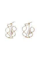 【ナチュラリジュエリ/NATURALI JEWELRY】のクリーパーフープピアス パール|ID: prp329100003927803 ipo3291000000035612499