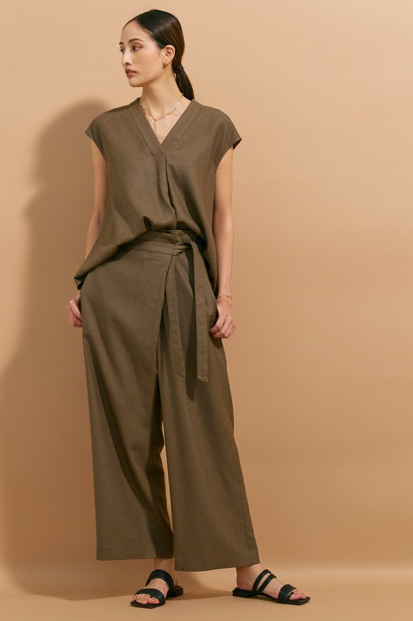 【ベイジ,/BEIGE,】のCAROLE(キャロル)/ペプラムブラウス 人気、トレンドファッション・服の通販 founy(ファニー) 　ファッション　Fashion　レディースファッション　Fashion for Women　トップス・カットソー　Cut & Sew Tops　シャツ・ブラウス・オフィスカジュアル　Elegant Blouses & Button-Ups　おすすめ　Recommended / Our Picks　ショート　Short, Short Length　ストレッチ　Stretch, Stretchy Fabric　スリーブ　Sleeve, Long Sleeve / Short Sleeve　セットアップ　Set-Up, Coordinated Outfit　フレア　Flare, Flared　フロント　Front, Front Design　ペプラム　Peplum, Flared Hem　リネン　Linen, Linen Fabric　夏　Summer　春　Spring　S/S・春夏　SS, Spring/Summer, Warm Season　other-6|ID: prp329100003932462 ipo3291000000032909249