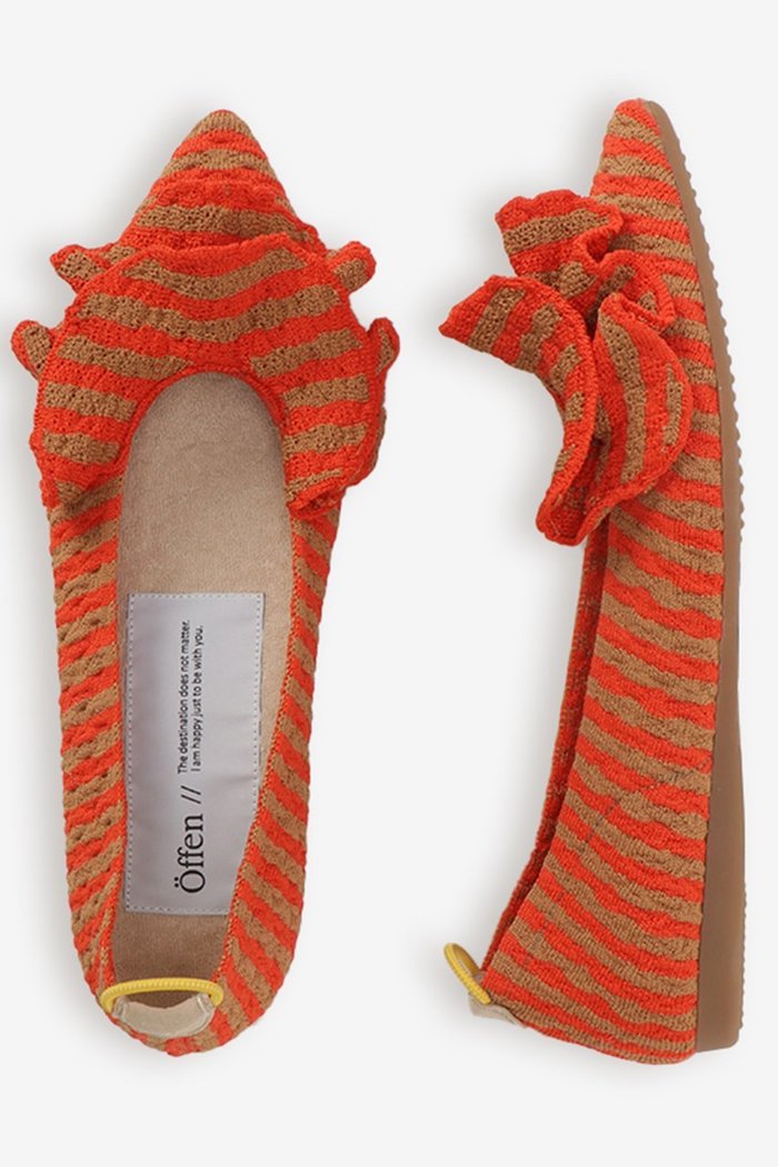 【オッフェン/Offen】のpointed-NEW FRIN インテリア・キッズ・メンズ・レディースファッション・服の通販 founy(ファニー) https://founy.com/ ファッション Fashion レディースファッション Fashion for Women おすすめ Recommended / Our Picks クッション Cushion, Throw Pillow シューズ Shoes, Footwear ストライプ Stripe, Striped Pattern ビッグ Big, Oversized フラット Flat, Flat Shoes フリル Frill, Ruffle ベーシック Basic, Essential 軽量 Lightweight, Ultra Light |ID: prp329100003940296 ipo3291000000032770563