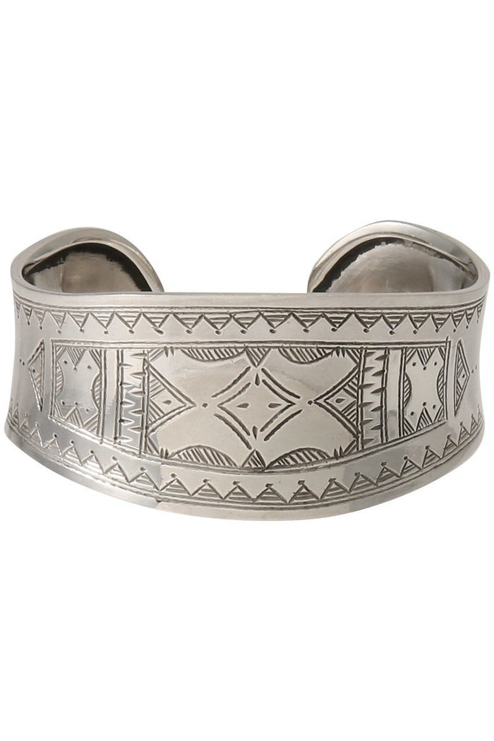 【マルティニーク/martinique】の【ADAWAT N TUAREG】T241B028SV インテリア・キッズ・メンズ・レディースファッション・服の通販 founy(ファニー) https://founy.com/ ファッション Fashion レディースファッション Fashion for Women ジュエリー Jewelry チェーン＆カフブレスレット Cuff & Chain Bracelets バングル・カフブレスレット Bangles & Cuff Bracelets おすすめ Recommended / Our Picks ジュエリー Jewelry, Accessories セットアップ Set-Up, Coordinated Outfit ネイティブ Native, Ethnic Style バングル Bangle, Bracelet 夏 Summer 春 Spring S/S・春夏 SS, Spring/Summer, Warm Season |ID: prp329100003940321 ipo3291000000036080380