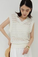 【ガリャルダガランテ/GALLARDAGALANTE】の透かし編みニットベスト 人気、トレンドファッション・服の通販 founy(ファニー) ファッション Fashion レディースファッション WOMEN トップス・カットソー Tops/Tshirt ニット Knit Tops ベスト/ジレ Gilets/Vests プルオーバー Pullover インナー Inner ベスト Vest ボトム Bottom NEW・新作・新着・新入荷 New Arrivals 透かし Watermark |ID:prp329100003940345
