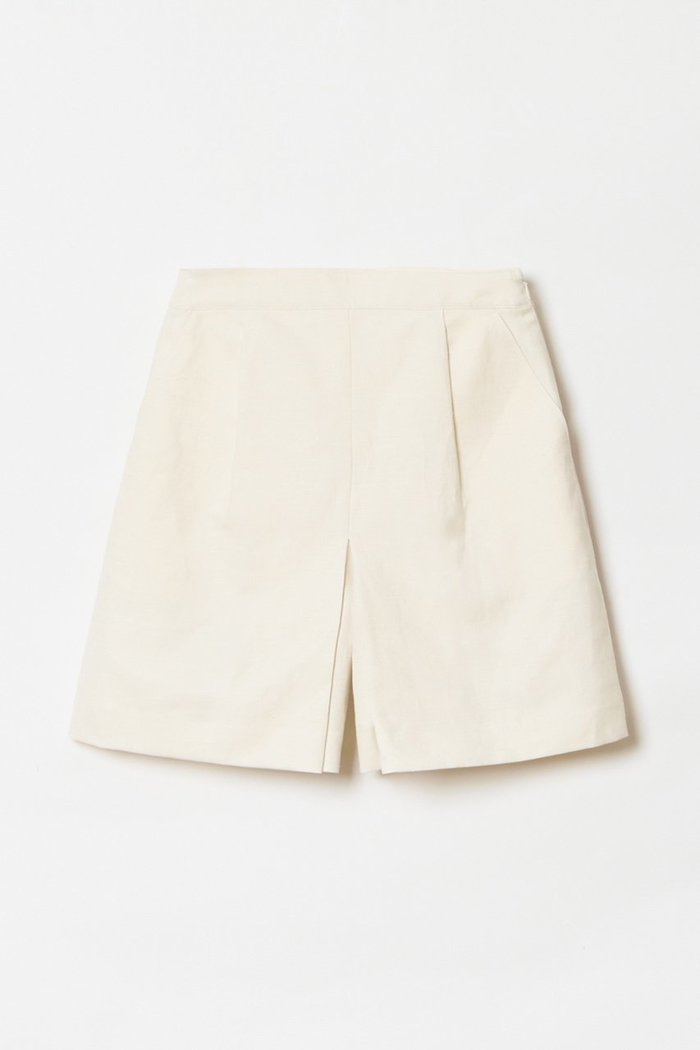 【アルアバイル/allureville】のリネン混シャークスキンショートパンツ インテリア・キッズ・メンズ・レディースファッション・服の通販 founy(ファニー) https://founy.com/ ファッション Fashion レディースファッション Fashion for Women パンツ Pants & Trousers ショートパンツ・ハーフパンツ High-Waisted & Relaxed Shorts おすすめ Recommended / Our Picks カットソー Cut and Sewn Top ショート Short, Short Length ジャケット Jacket, Outerwear セットアップ Set-Up, Coordinated Outfit フロント Front, Front Design リネン Linen, Linen Fabric 無地 Plain, Solid Color |ID: prp329100003940401 ipo3291000000032820720