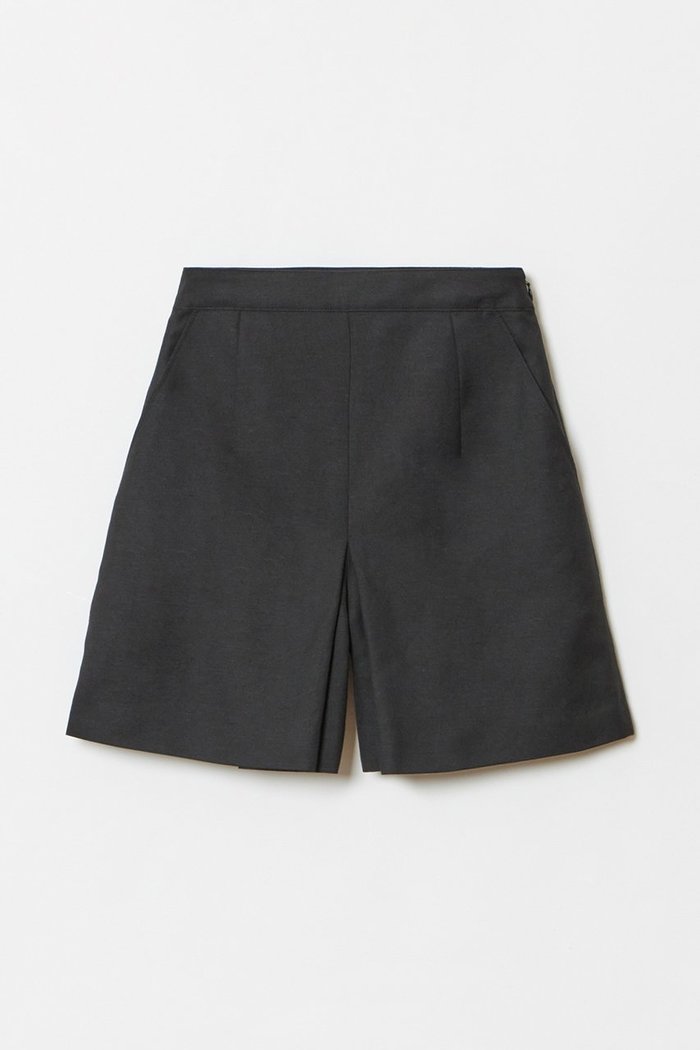 【アルアバイル/allureville】のリネン混シャークスキンショートパンツ インテリア・キッズ・メンズ・レディースファッション・服の通販 founy(ファニー) https://founy.com/ ファッション Fashion レディースファッション Fashion for Women パンツ Pants & Trousers ショートパンツ・ハーフパンツ High-Waisted & Relaxed Shorts おすすめ Recommended / Our Picks カットソー Cut and Sewn Top ショート Short, Short Length ジャケット Jacket, Outerwear セットアップ Set-Up, Coordinated Outfit フロント Front, Front Design リネン Linen, Linen Fabric 再入荷 Restock / Back in Stock 無地 Plain, Solid Color |ID: prp329100003940401 ipo3291000000035054049