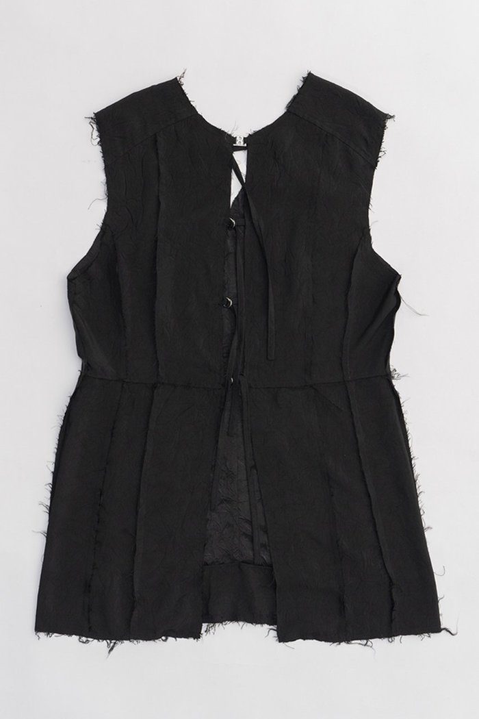 【プランク プロジェクト/PRANK PROJECT】のクロスカットオフ2WAYノースリーブトップ / Cross Cut-off 2WAY Sleeveless Top インテリア・キッズ・メンズ・レディースファッション・服の通販 founy(ファニー) https://founy.com/ ファッション Fashion レディースファッション Fashion for Women トップス・カットソー Cut & Sew Tops キャミソール&ノースリーブ Camisoles & Sleeveless Tops シャツ・ブラウス・オフィスカジュアル Elegant Blouses & Button-Ups おすすめ Recommended / Our Picks とろみ Fluid, Flowy Fabric カットオフ Cut-Off Design サテン Satin, Glossy Fabric ストレッチ Stretch, Stretchy Fabric スリット Slit, Slit Detail スーツ Suit, Formalwear ドレープ Drape, Draping Fabric ノースリーブ Sleeveless, No-Sleeve メランジ Melange, Mixed Yarn ワッシャー Washer, Crinkled Finish エレガント 上品 Elegant |ID: prp329100003942432 ipo3291000000032910264