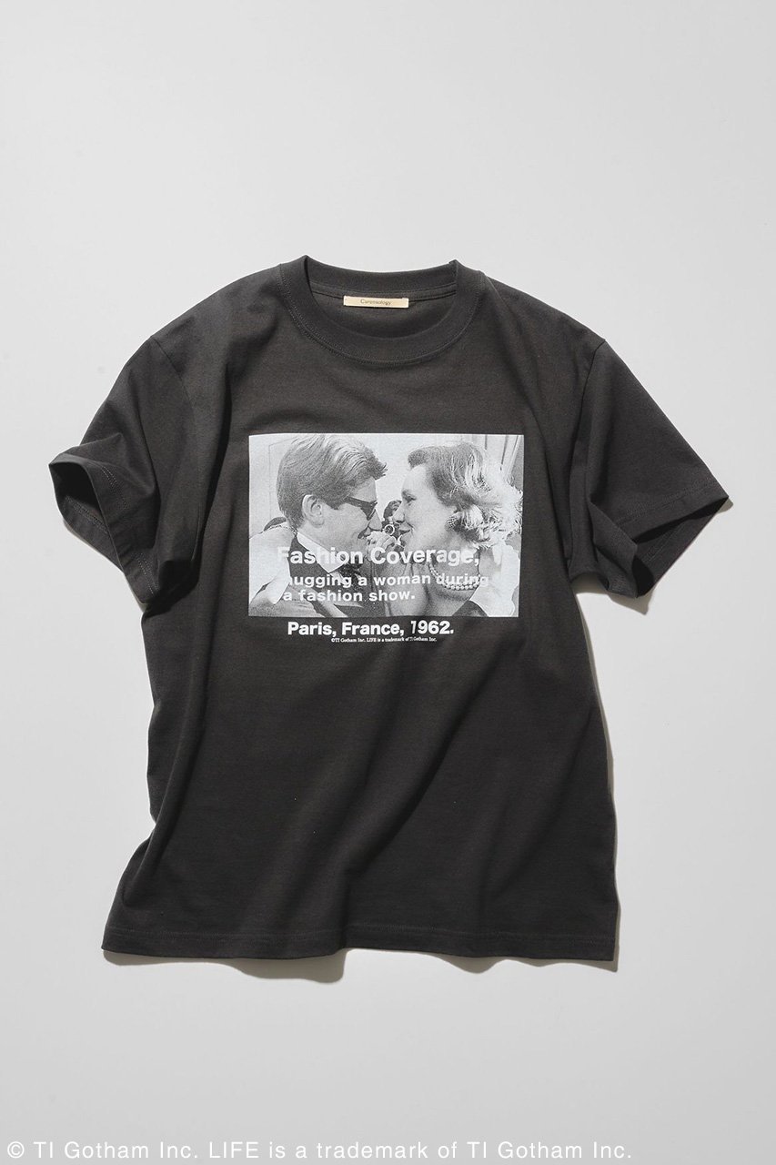 【カレンソロジー/Curensology】の【LIFE PICTURE COLLECTION】別注SLTシャツ(ヨコ) インテリア・キッズ・メンズ・レディースファッション・服の通販 founy(ファニー) 　ファッション　Fashion　レディースファッション　Fashion for Women　トップス・カットソー　Cut & Sew Tops　シャツ・ブラウス・オフィスカジュアル　Elegant Blouses & Button-Ups　ロングTシャツ・Tシャツ　Longline T-Shirts & Tees　カットソー・ベーシックTシャツ　Cut-and-Sewn Tops / Stretch Tees & Basics　おすすめ　Recommended / Our Picks　アクセサリー　Fashion Accessories　インナー　Innerwear　カットソー　Cut and Sewn Top　ショート　Short, Short Length　シンプル　Simple, Minimal　ジャケット　Jacket, Outerwear　スペシャル　Special, Limited Edition　スリーブ　Sleeve, Long Sleeve / Short Sleeve　フランス　France, French　フロント　Front, Front Design　プリント　Print, Printed Pattern　モノトーン　Monotone, Black and White　ロング　Long, Long-Length　再入荷　Restock / Back in Stock　別注　Limited Edition, Custom Order　夏　Summer　春　Spring　洗える　Machine Washable　ブラック|ID: prp329100003956536 ipo3291000000032808466