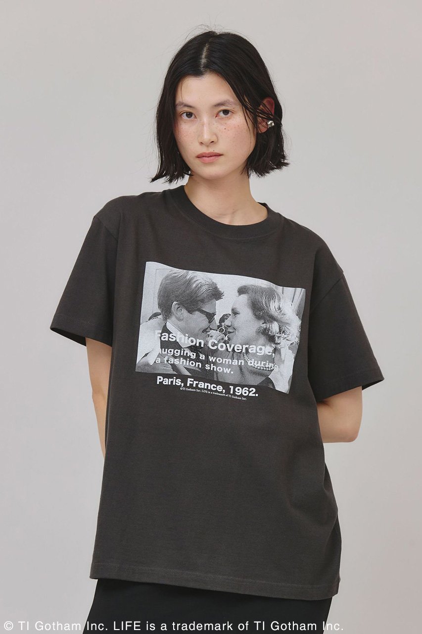 【カレンソロジー/Curensology】の【LIFE PICTURE COLLECTION】別注SLTシャツ(ヨコ) 人気、トレンドファッション・服の通販 founy(ファニー) 　ファッション　Fashion　レディースファッション　Fashion for Women　トップス・カットソー　Cut & Sew Tops　シャツ・ブラウス・オフィスカジュアル　Elegant Blouses & Button-Ups　ロングTシャツ・Tシャツ　Longline T-Shirts & Tees　カットソー・ベーシックTシャツ　Cut-and-Sewn Tops / Stretch Tees & Basics　おすすめ　Recommended / Our Picks　アクセサリー　Fashion Accessories　インナー　Innerwear　カットソー　Cut and Sewn Top　ショート　Short, Short Length　シンプル　Simple, Minimal　ジャケット　Jacket, Outerwear　スペシャル　Special, Limited Edition　スリーブ　Sleeve, Long Sleeve / Short Sleeve　フランス　France, French　フロント　Front, Front Design　プリント　Print, Printed Pattern　モノトーン　Monotone, Black and White　ロング　Long, Long-Length　再入荷　Restock / Back in Stock　別注　Limited Edition, Custom Order　夏　Summer　春　Spring　洗える　Machine Washable　other-3|ID: prp329100003956536 ipo3291000000032808468