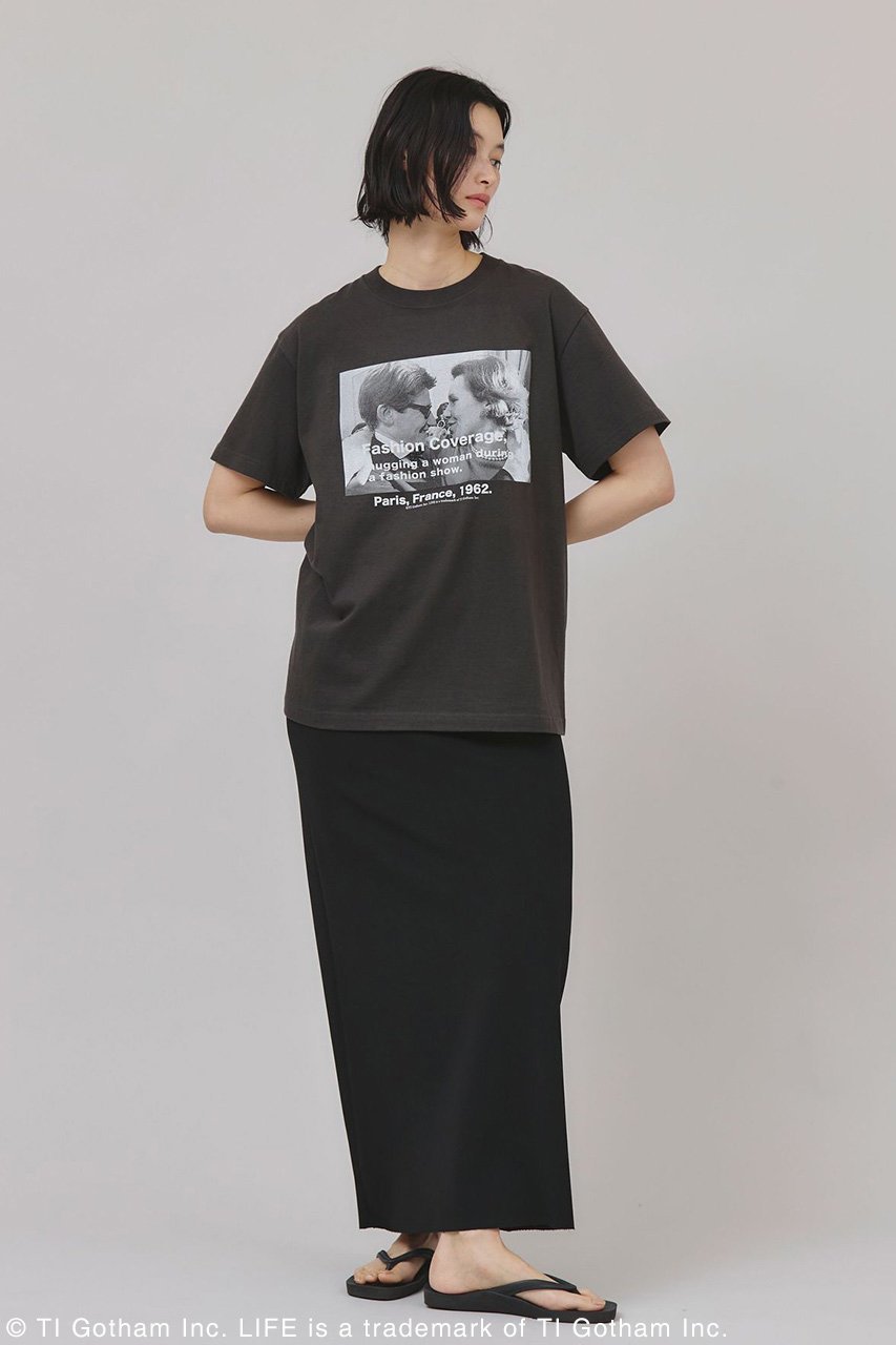 【カレンソロジー/Curensology】の【LIFE PICTURE COLLECTION】別注SLTシャツ(ヨコ) 人気、トレンドファッション・服の通販 founy(ファニー) 　ファッション　Fashion　レディースファッション　Fashion for Women　トップス・カットソー　Cut & Sew Tops　シャツ・ブラウス・オフィスカジュアル　Elegant Blouses & Button-Ups　ロングTシャツ・Tシャツ　Longline T-Shirts & Tees　カットソー・ベーシックTシャツ　Cut-and-Sewn Tops / Stretch Tees & Basics　おすすめ　Recommended / Our Picks　アクセサリー　Fashion Accessories　インナー　Innerwear　カットソー　Cut and Sewn Top　ショート　Short, Short Length　シンプル　Simple, Minimal　ジャケット　Jacket, Outerwear　スペシャル　Special, Limited Edition　スリーブ　Sleeve, Long Sleeve / Short Sleeve　フランス　France, French　フロント　Front, Front Design　プリント　Print, Printed Pattern　モノトーン　Monotone, Black and White　ロング　Long, Long-Length　再入荷　Restock / Back in Stock　別注　Limited Edition, Custom Order　夏　Summer　春　Spring　洗える　Machine Washable　other-7|ID: prp329100003956536 ipo3291000000032808472