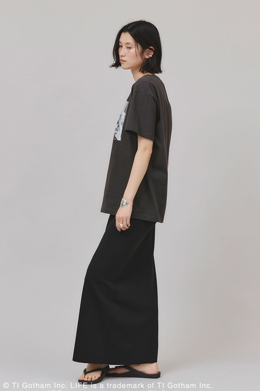 【カレンソロジー/Curensology】の【LIFE PICTURE COLLECTION】別注SLTシャツ(ヨコ) 人気、トレンドファッション・服の通販 founy(ファニー) 　ファッション　Fashion　レディースファッション　Fashion for Women　トップス・カットソー　Cut & Sew Tops　シャツ・ブラウス・オフィスカジュアル　Elegant Blouses & Button-Ups　ロングTシャツ・Tシャツ　Longline T-Shirts & Tees　カットソー・ベーシックTシャツ　Cut-and-Sewn Tops / Stretch Tees & Basics　おすすめ　Recommended / Our Picks　アクセサリー　Fashion Accessories　インナー　Innerwear　カットソー　Cut and Sewn Top　ショート　Short, Short Length　シンプル　Simple, Minimal　ジャケット　Jacket, Outerwear　スペシャル　Special, Limited Edition　スリーブ　Sleeve, Long Sleeve / Short Sleeve　フランス　France, French　フロント　Front, Front Design　プリント　Print, Printed Pattern　モノトーン　Monotone, Black and White　ロング　Long, Long-Length　再入荷　Restock / Back in Stock　別注　Limited Edition, Custom Order　夏　Summer　春　Spring　洗える　Machine Washable　other-8|ID: prp329100003956536 ipo3291000000032808473