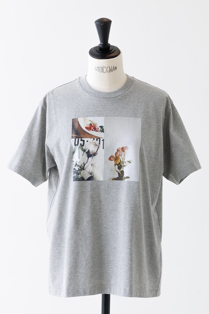 【デザイン ワークス/DESIGN WORKS】の【BEAUVET】フラワーフォトTシャツ インテリア・キッズ・メンズ・レディースファッション・服の通販 founy(ファニー) 　ファッション　Fashion　レディースファッション　Fashion for Women　トップス・カットソー　Cut & Sew Tops　シャツ・ブラウス・オフィスカジュアル　Elegant Blouses & Button-Ups　ロングTシャツ・Tシャツ　Longline T-Shirts & Tees　カットソー・ベーシックTシャツ　Cut-and-Sewn Tops / Stretch Tees & Basics　ショート　Short, Short Length　スリーブ　Sleeve, Long Sleeve / Short Sleeve　フラワー　Flower, Floral　プリント　Print, Printed Pattern　グレー|ID: prp329100003960611 ipo3291000000032938805