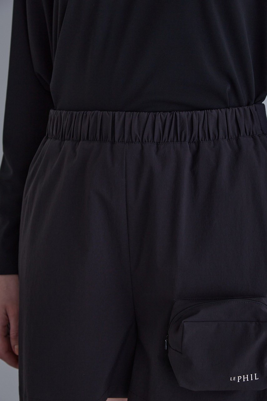 【ル フィル/LE PHIL】の【LE PHIL SPORTS】コーデュラショートパンツ 人気、トレンドファッション・服の通販 founy(ファニー) 　ファッション　Fashion　レディースファッション　Fashion for Women　パンツ　Pants & Trousers　ショートパンツ・ハーフパンツ　High-Waisted & Relaxed Shorts　スポーツウェア　Functional & Stylish Sportswear　スポーツ パンツ　Workout Pants / Training Shorts / Joggers　コンパクト　Compact, Small Size　ショート　Short, Short Length　ストレッチ　Stretch, Stretchy Fabric　ドローコード　Drawcord, Drawstring Cord　フロント　Front, Front Design　ポケット　Pocket, Pocket Detail　ポーチ　Pouch, Small Case　軽量　Lightweight, Ultra Light　other-2|ID: prp329100003962014 ipo3291000000035401984