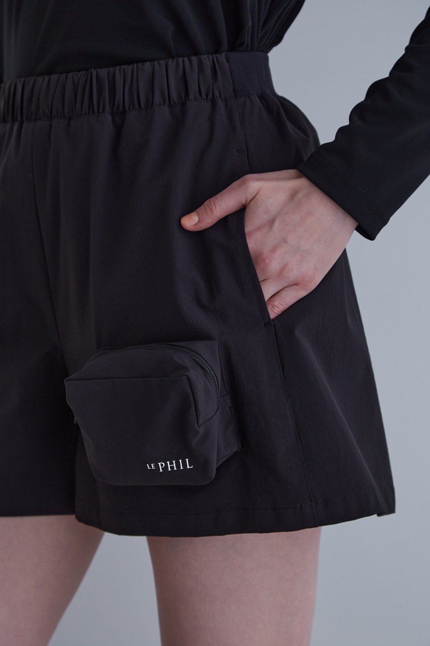【ル フィル/LE PHIL】の【LE PHIL SPORTS】コーデュラショートパンツ 人気、トレンドファッション・服の通販 founy(ファニー) 　ファッション　Fashion　レディースファッション　Fashion for Women　パンツ　Pants & Trousers　ショートパンツ・ハーフパンツ　High-Waisted & Relaxed Shorts　スポーツウェア　Functional & Stylish Sportswear　スポーツ パンツ　Workout Pants / Training Shorts / Joggers　コンパクト　Compact, Small Size　ショート　Short, Short Length　ストレッチ　Stretch, Stretchy Fabric　ドローコード　Drawcord, Drawstring Cord　フロント　Front, Front Design　ポケット　Pocket, Pocket Detail　ポーチ　Pouch, Small Case　軽量　Lightweight, Ultra Light　other-3|ID: prp329100003962014 ipo3291000000035401985
