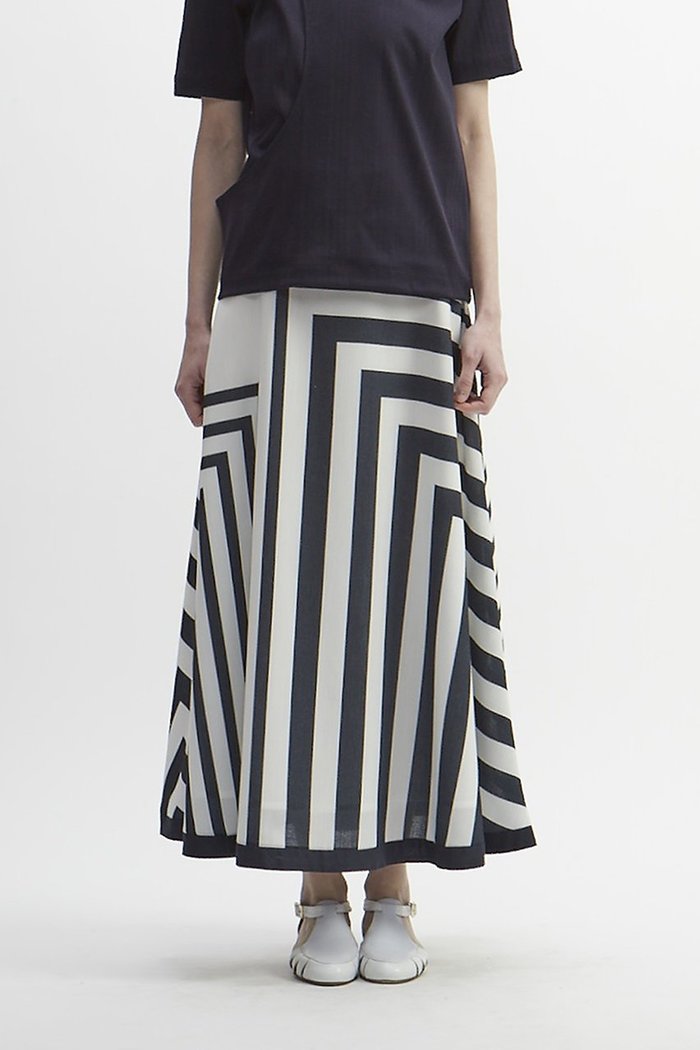 【プレインピープル/PLAIN PEOPLE】のストライプパネルプリントスカート インテリア・キッズ・メンズ・レディースファッション・服の通販 founy(ファニー) https://founy.com/ ファッション Fashion レディースファッション Fashion for Women スカート Skirts ロングスカート Long Skirts / Maxi & Midi Skirts ストライプ Stripe, Striped Pattern プリント Print, Printed Pattern ロング Long, Long-Length 再入荷 Restock / Back in Stock 無地 Plain, Solid Color |ID: prp329100003971373 ipo3291000000035732854