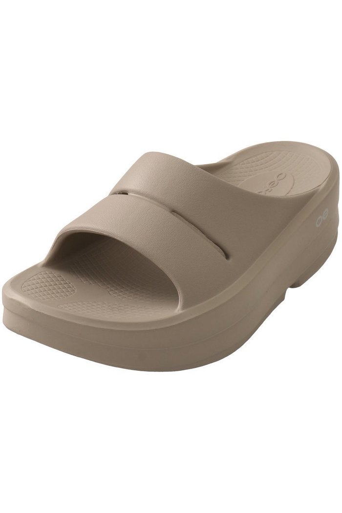 【マルティニーク/martinique】の【OOFOS】Oomega Ooahh シャワーサンダル インテリア・キッズ・メンズ・レディースファッション・服の通販 founy(ファニー) https://founy.com/ ファッション Fashion レディースファッション Fashion for Women アウトドア Outdoor Clothing サンダル Sandals, Summer Shoes スポーツ Sports, Activewear トレーナー Sweatshirt, Trainer 厚底 Platform Shoes 旅行 Travel |ID: prp329100003980939 ipo3291000000036240984