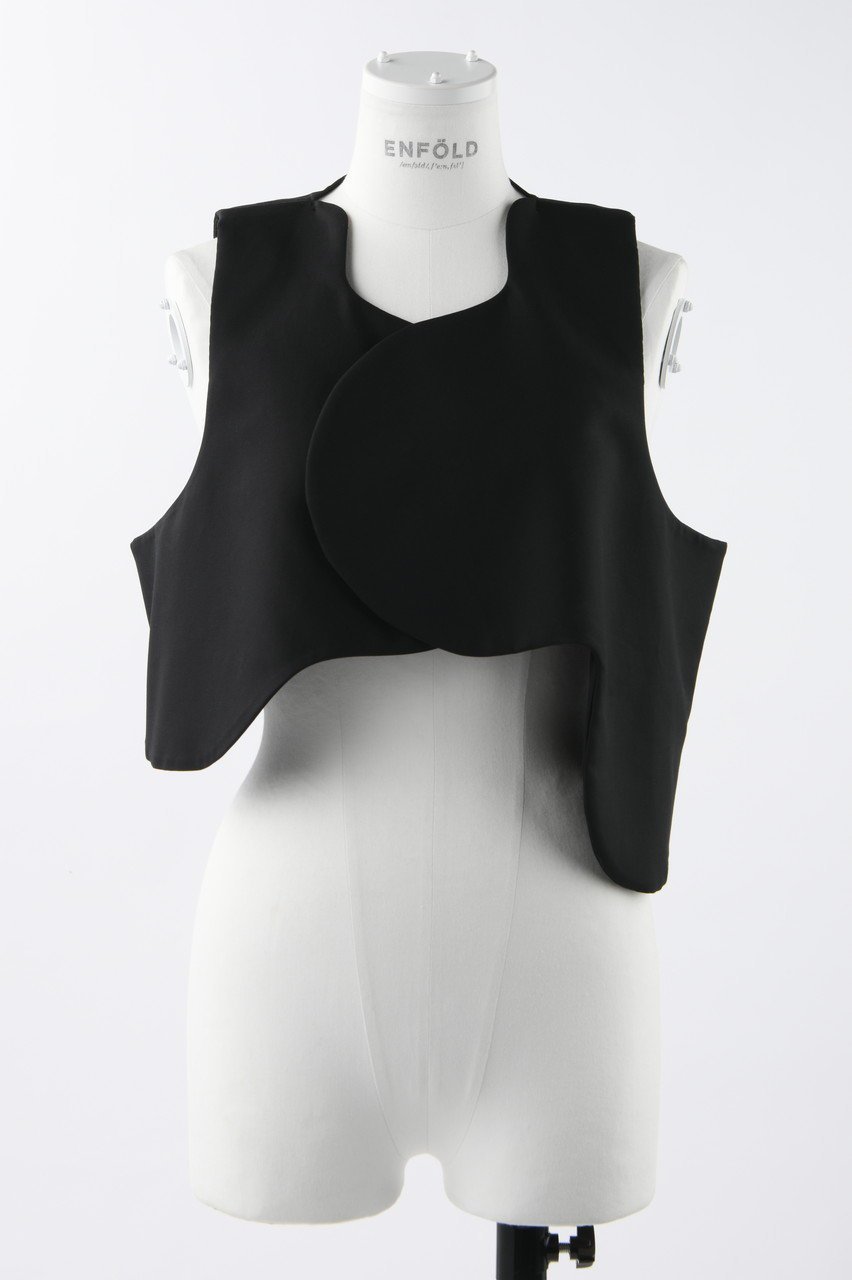 【エンフォルド/ENFOLD】のCOTTON DOUBLE Wave クロップドベスト インテリア・キッズ・メンズ・レディースファッション・服の通販 founy(ファニー) 　ファッション　Fashion　レディースファッション　Fashion for Women　アウター　Coat / Outerwear Collection　レディースジャケット・軽アウター　Jackets　おすすめ　Recommended / Our Picks　シンプル　Simple, Minimal　ジャケット　Jacket, Outerwear　ベスト　Vest, Waistcoat　夏　Summer　ブラック|ID: prp329100003987988 ipo3291000000036698481
