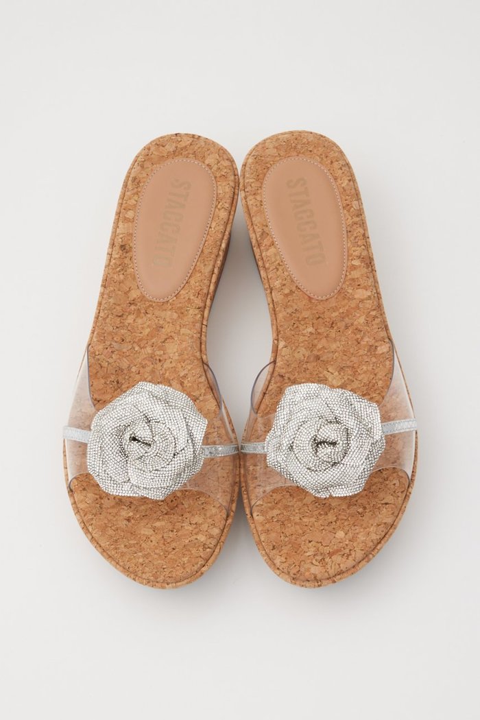 【スタッカート/STACCATO】のローズディバインコルクプラット インテリア・キッズ・メンズ・レディースファッション・服の通販 founy(ファニー) https://founy.com/ ファッション Fashion レディースファッション Fashion for Women クリスタル Crystal, Swarovski コルク Cork, Cork Material サンダル Sandals, Summer Shoes シューズ Shoes, Footwear ストーン Stone, Gem-Like フラット Flat, Flat Shoes モチーフ Motif, Design Theme ローズ Rose, Rose Motif 人気 Popular, Best Seller 吸水 Absorbent, Quick-Dry 軽量 Lightweight, Ultra Light |ID: prp329100003988018 ipo3291000000034940661