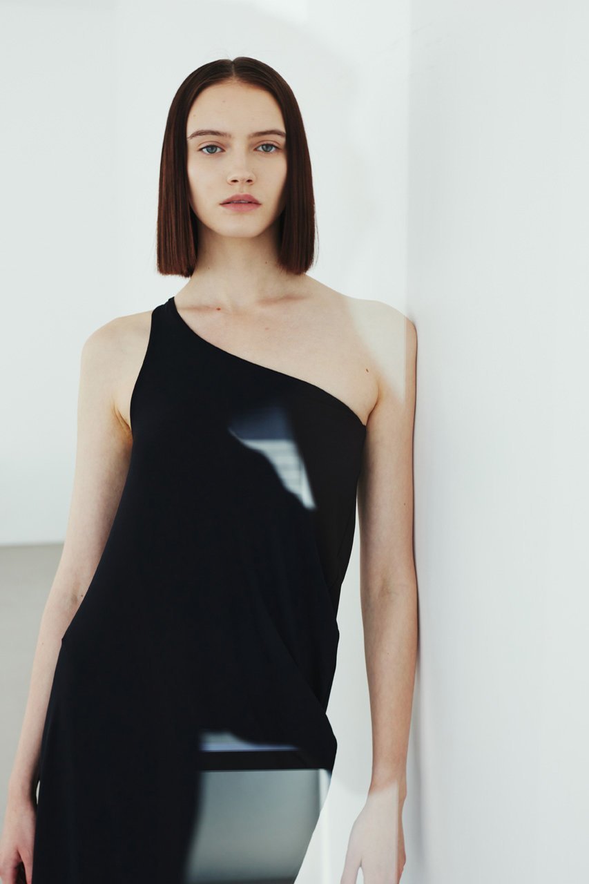 【ル フィル/LE PHIL】のナイロンストレッチワンピース 人気、トレンドファッション・服の通販 founy(ファニー) 　ファッション　Fashion　レディースファッション　Fashion for Women　ワンピース　Dresses　チュニック　Tunic Tops & Dresses　アシンメトリー　Asymmetrical Style　エレガント 上品　Elegant　カッティング　Cutting Detail　チュニック　Tunic, Long Top　ドレープ　Drape, Draping Fabric　ロング　Long, Long-Length　夏　Summer　other-6|ID: prp329100003995141 ipo3291000000032892223