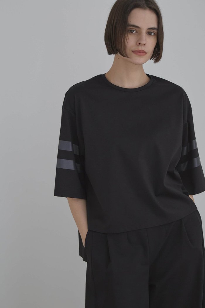 【ル フィル/LE PHIL】のシルキーポンチラインTシャツ インテリア・キッズ・メンズ・レディースファッション・服の通販 founy(ファニー) https://founy.com/ ファッション Fashion レディースファッション Fashion for Women トップス・カットソー Cut & Sew Tops シャツ・ブラウス・オフィスカジュアル Elegant Blouses & Button-Ups ロングTシャツ・Tシャツ Longline T-Shirts & Tees カットソー・ベーシックTシャツ Cut-and-Sewn Tops / Stretch Tees & Basics なめらか Smooth, Silky Texture コンパクト Compact, Small Size ショート Short, Short Length スリーブ Sleeve, Long Sleeve / Short Sleeve プリント Print, Printed Pattern エレガント 上品 Elegant |ID: prp329100003999642 ipo3291000000032932415