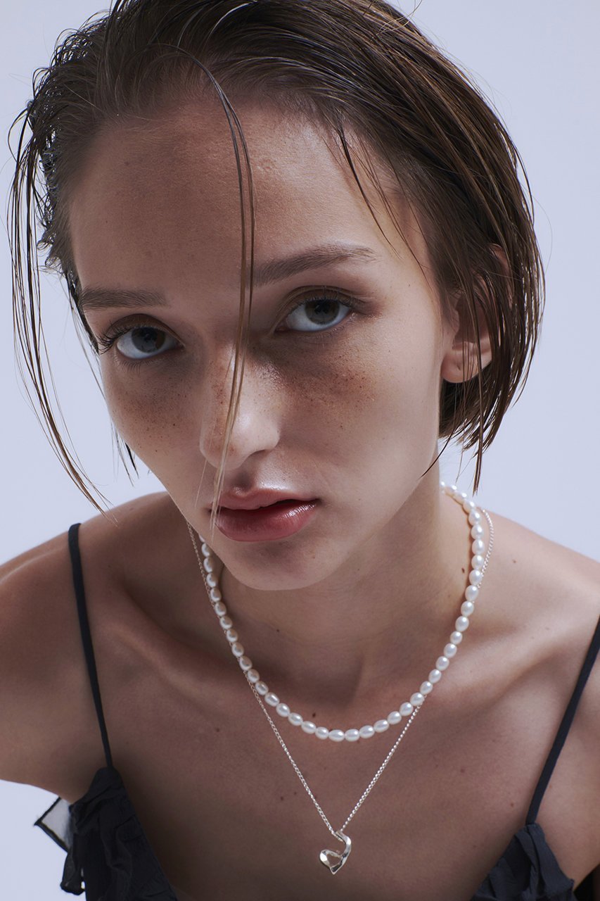 【メゾンドパルス/MAISON DPULSE】のPetal pearl スモールネックレス 人気、トレンドファッション・服の通販 founy(ファニー) 　ファッション　Fashion　レディースファッション　Fashion for Women　ジュエリー　Jewelry　ネックレス　Necklaces & Pendants　クール　Cool, Chic　シルバー　Silver, Metallic Silver　チューリップ　Tube, Tube Top　ネックレス　Necklace, Pendant Necklace　パール　Pearl, Pearl Accent　エレガント 上品　Elegant　other-5|ID: prp329100004003881 ipo3291000000035637701