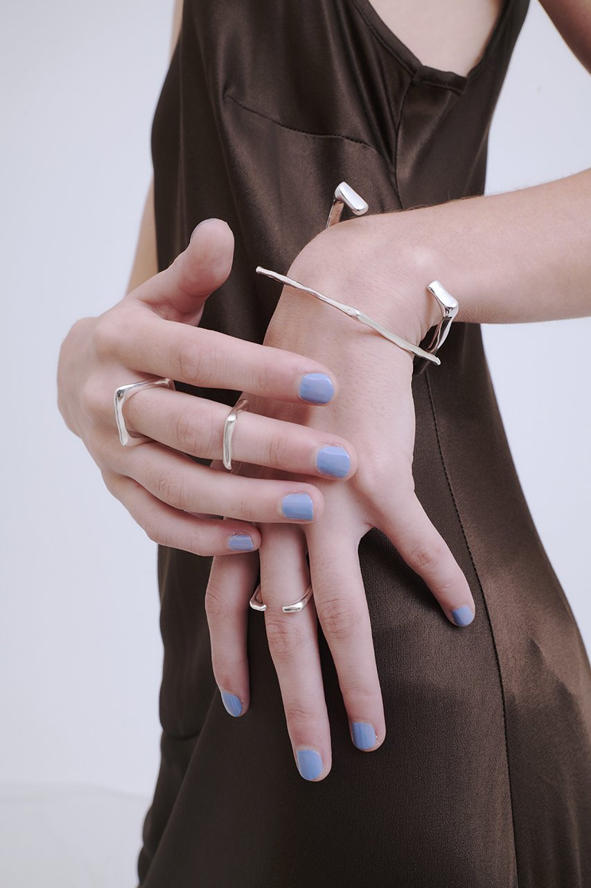 【メゾンドパルス/MAISON DPULSE】のSquare バングル 人気、トレンドファッション・服の通販 founy(ファニー) 　ファッション　Fashion　レディースファッション　Fashion for Women　ジュエリー　Jewelry　チェーン＆カフブレスレット　Cuff & Chain Bracelets　バングル・カフブレスレット　Bangles & Cuff Bracelets　おすすめ　Recommended / Our Picks　クール　Cool, Chic　シンプル　Simple, Minimal　スクエア　Square, Square Shape　スタイリッシュ　Stylish, Fashionable　バングル　Bangle, Bracelet　other-4|ID: prp329100004003915 ipo3291000000035758096