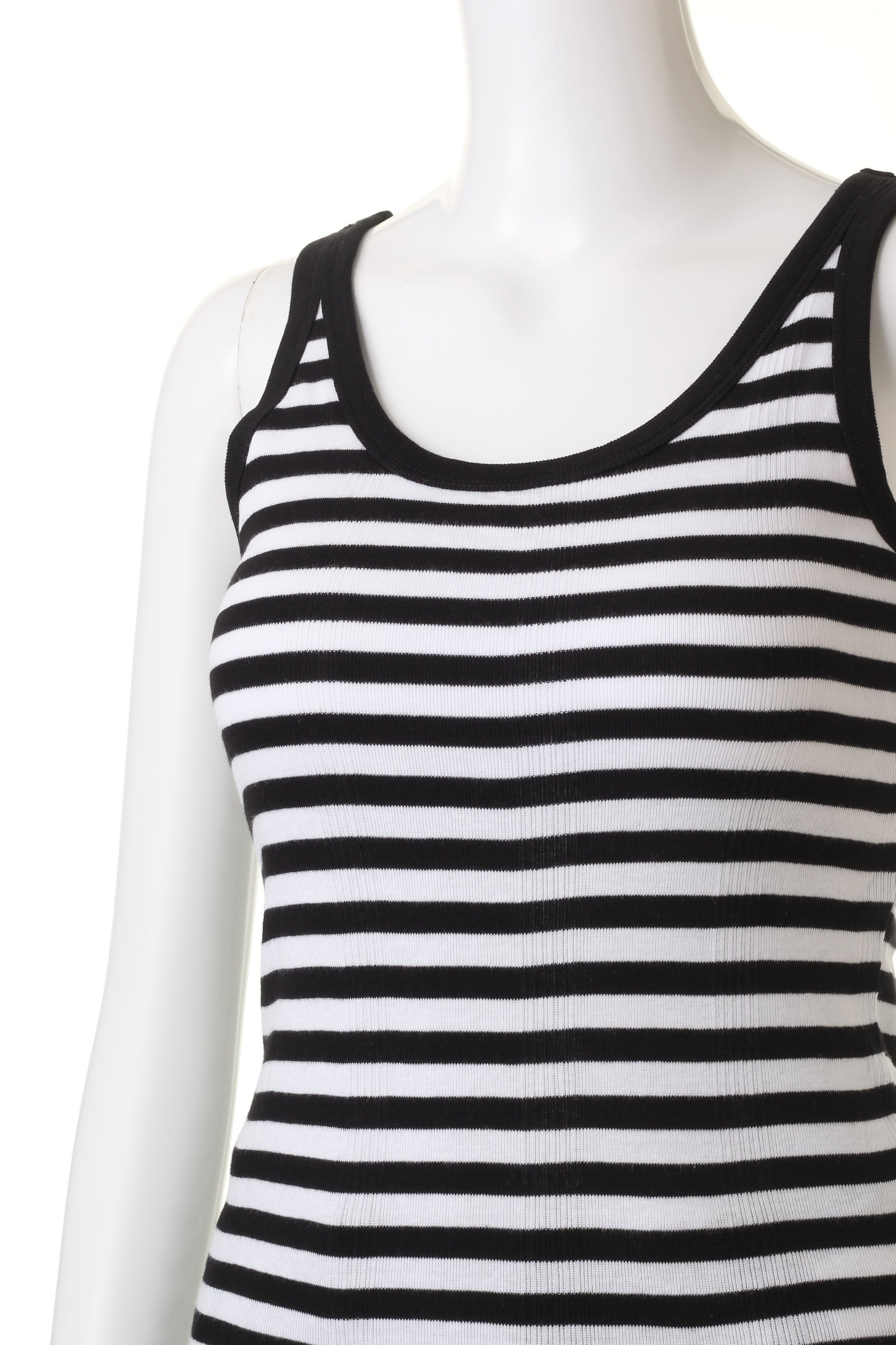 【サードマガジン/THIRD MAGAZINE】の【MELROSE×Pobert P.Miller】別注カップ付きタンクトップ 人気、トレンドファッション・服の通販 founy(ファニー) ファッション Fashion レディースファッション Fashion for Women トップス・カットソー Cut & Sew Tops キャミソール&ノースリーブ Camisoles & Sleeveless Tops シャツ・ブラウス・オフィスカジュアル Elegant Blouses & Button-Ups ロングTシャツ・Tシャツ Longline T-Shirts & Tees カットソー・ベーシックTシャツ Cut-and-Sewn Tops / Stretch Tees & Basics キャミソール Camisole, Spaghetti Strap Top シンプル Simple, Minimal タンク Tank Top, Sleeveless Top バランス Balance, Style Balance フィット Fit, Slim Fit フォルム Silhouette, Form ベーシック Basic, Essential 別注 Limited Edition, Custom Order 定番 Standard, Basic Item other-5|ID: prp329100004010209 ipo3291000000032861502