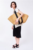 thumbnail other-4
