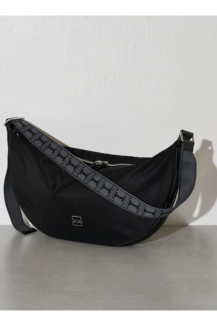【イアクッチ/IACUCCI】のアーゴ M NYLON/CERVO インテリア・キッズ・メンズ・レディースファッション・服の通販 founy(ファニー) https://founy.com/ ファッション Fashion レディースファッション Ladies' Fashion Online エレガント 上品 Elegant ショルダー Shoulder タオル Towel なめらか Smooth 人気 Popularity ハンドバッグ Handbag フォルム Form ポーチ Pouch メタル Metal ワンポイント One Point 再入荷 Restock/Back In Stock/Re Arrival |ID: prp329100004013635 ipo3291000000032685441