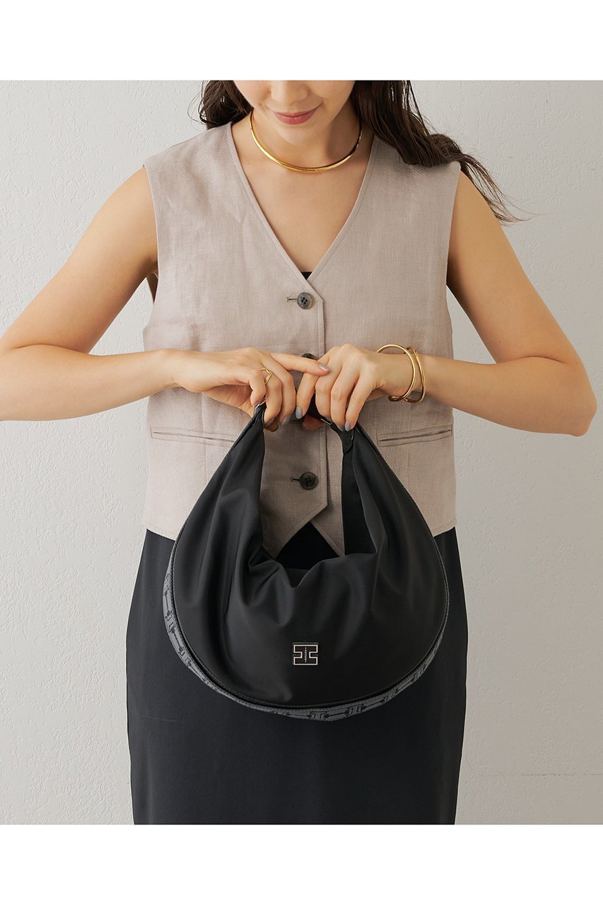 【イアクッチ/IACUCCI】のアーゴ M NYLON/CERVO 人気、トレンドファッション・服の通販 founy(ファニー) 　ファッション　Fashion　レディースファッション　Ladies' Fashion Online　エレガント 上品　Elegant　ショルダー　Shoulder　タオル　Towel　なめらか　Smooth　人気　Popularity　ハンドバッグ　Handbag　フォルム　Form　ポーチ　Pouch　メタル　Metal　ワンポイント　One Point　再入荷　Restock/Back In Stock/Re Arrival　other-2|ID: prp329100004013635 ipo3291000000032685443