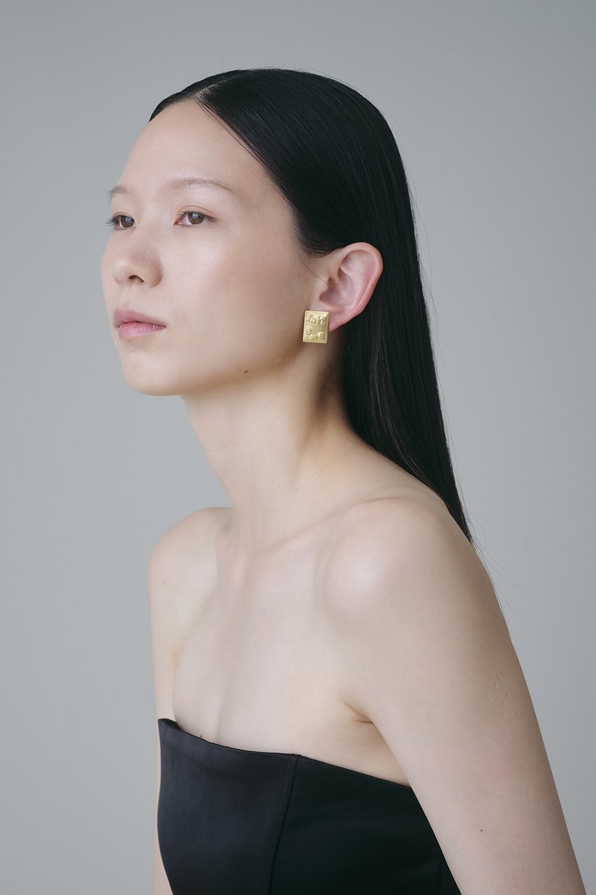 【プラウ/PLOW】のLettering Square イヤリング(片耳用) 人気、トレンドファッション・服の通販 founy(ファニー) 　ファッション　Fashion　レディースファッション　Fashion for Women　ジュエリー　Jewelry　ファッションリング　Fashion Rings　イヤリング・フープ・ドロップタイプ　Hoop, Drop & Clip Earrings　イヤリング　Earrings　スクエア　Square, Square Shape　プレート　Plate, Dish　モチーフ　Motif, Design Theme　片耳　One-Ear, Single Earring　other-3|ID: prp329100004017694 ipo3291000000035446377