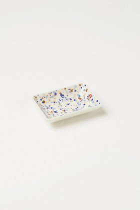 【イッタラ/iittala / GOODS】のヘレ A7プレート7x10cm 人気、トレンドファッション・服の通販 founy(ファニー) カラフル Colorful Design 皿 Plate, Dish テーブル Table, Dining Table ドット Polka Dot, Dot Pattern 人気 Popular, Best Seller パターン Pattern, Design Print プレート Plate, Dish ランダム Random, Irregular 夏 Summer ホーム・キャンプ・アウトドア・お取り寄せ Home Living / Home & Lifestyle / Camping Gear / Outdoor Camping キッチン・ダイニング Kitchen & Dining Essentials. Stylish & Functional Tableware キッチン家電・キッチン用品 Kitchen Appliances & Tools |ID:prp329100004018868