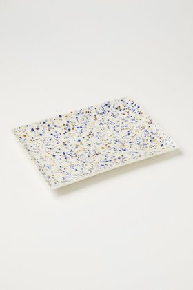 【イッタラ/iittala / GOODS】のヘレ A4プレート21x29cm 人気、トレンドファッション・服の通販 founy(ファニー) カラフル Colorful Design 皿 Plate, Dish テーブル Table, Dining Table ドット Polka Dot, Dot Pattern 人気 Popular, Best Seller パターン Pattern, Design Print プレート Plate, Dish ランダム Random, Irregular 夏 Summer ホーム・キャンプ・アウトドア・お取り寄せ Home Living / Home & Lifestyle / Camping Gear / Outdoor Camping キッチン・ダイニング Kitchen & Dining Essentials. Stylish & Functional Tableware キッチン家電・キッチン用品 Kitchen Appliances & Tools |ID:prp329100004018871