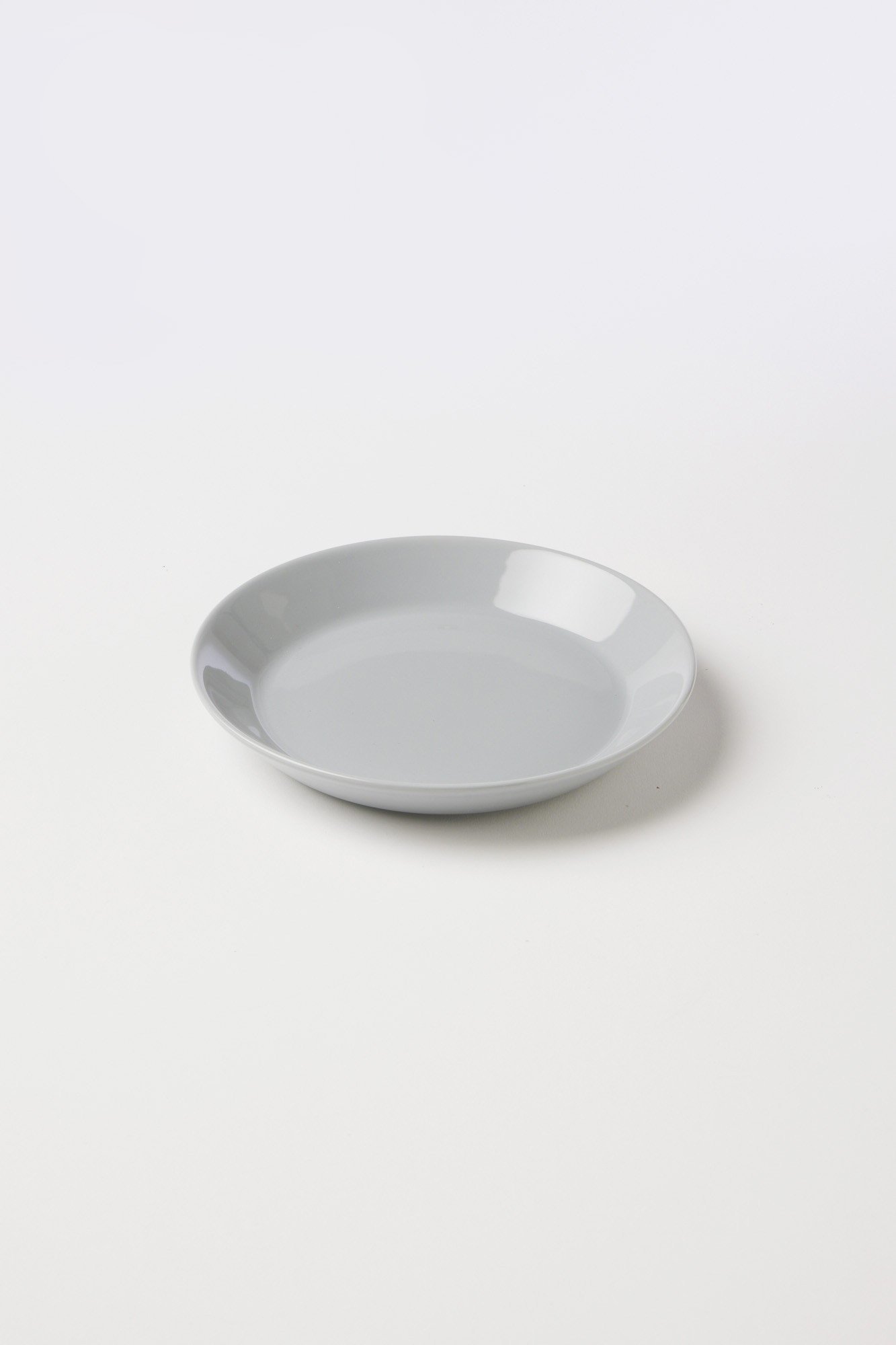 【イッタラ/iittala / GOODS】のティーマ プレート 17cm インテリア・キッズ・メンズ・レディースファッション・服の通販 founy(ファニー) コレクション Collection, Seasonal Line シェイプ Shape, Slim Fit スタンダード Standard, Basic テーブル Table, Dining Table 人気 Popular, Best Seller プレート Plate, Dish ホーム・キャンプ・アウトドア・お取り寄せ Home Living / Home & Lifestyle / Camping Gear / Outdoor Camping キッチン・ダイニング Kitchen & Dining Essentials. Stylish & Functional Tableware キッチン家電・キッチン用品 Kitchen Appliances & Tools パールグレー|ID: prp329100004019017 ipo3291000000035447047