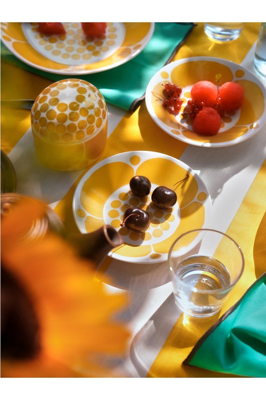 【アラビア/ARABIA / GOODS】のスンヌンタイ プレート 16.5cm / ソーサー 人気、トレンドファッション・服の通販 founy(ファニー) ヴィンテージ Vintage Style シンプル Simple, Minimal テーブル Table, Dining Table 人気 Popular, Best Seller ビビッド Vivid, Bright Tone プレート Plate, Dish モダン Modern, Contemporary ホーム・キャンプ・アウトドア・お取り寄せ Home Living / Home & Lifestyle / Camping Gear / Outdoor Camping キッチン・ダイニング Kitchen & Dining Essentials. Stylish & Functional Tableware キッチン家電・キッチン用品 Kitchen Appliances & Tools マグカップ・カップ&ソーサー・陶器食器 Mugs / Cups and Saucers / Ceramic Drinkware other-2|ID: prp329100004019088 ipo3291000000036175208