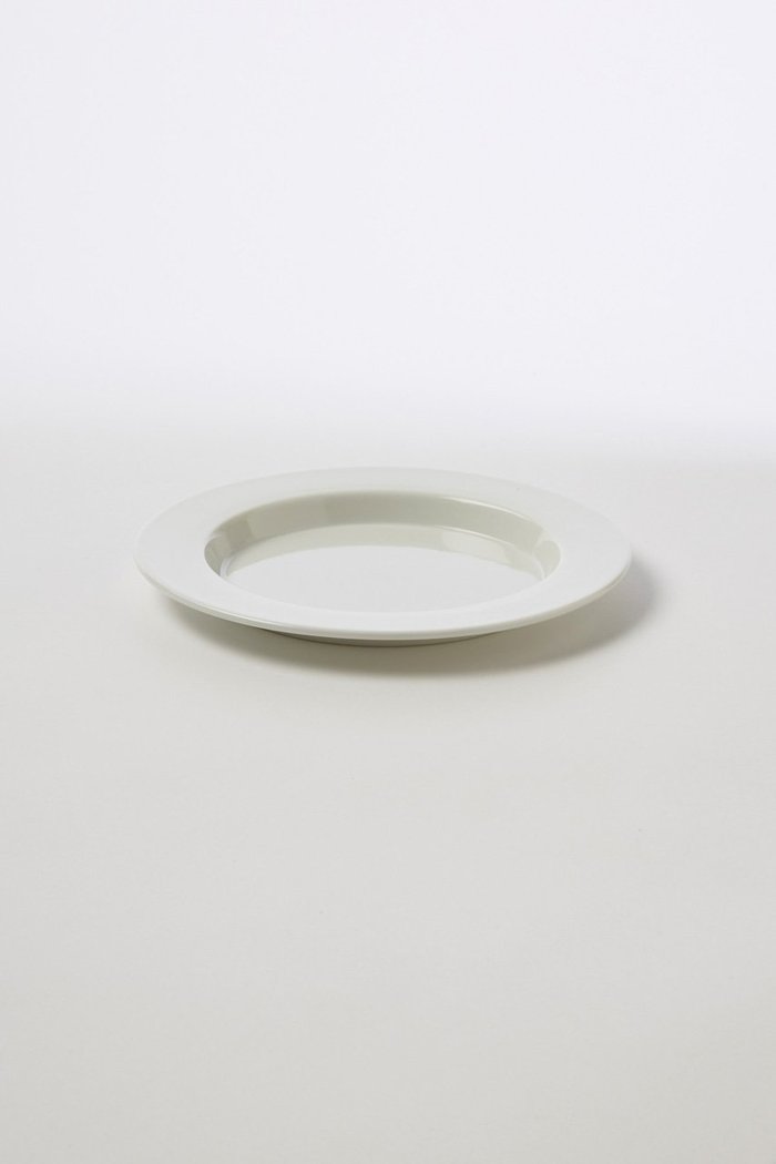 【ニーゼロイチロク/2016 / GOODS】の【Teruhiro Yanagihara】リムプレート 180 インテリア・キッズ・メンズ・レディースファッション・服の通販 founy(ファニー) https://founy.com/ イタリア Italy テーブル Table, Dining Table 人気 Popular, Best Seller バランス Balance, Style Balance プレート Plate, Dish ホーム・キャンプ・アウトドア・お取り寄せ Home Living / Home & Lifestyle / Camping Gear / Outdoor Camping キッチン・ダイニング Kitchen & Dining Essentials. Stylish & Functional Tableware キッチン家電・キッチン用品 Kitchen Appliances & Tools |ID: prp329100004019150 ipo3291000000035756031