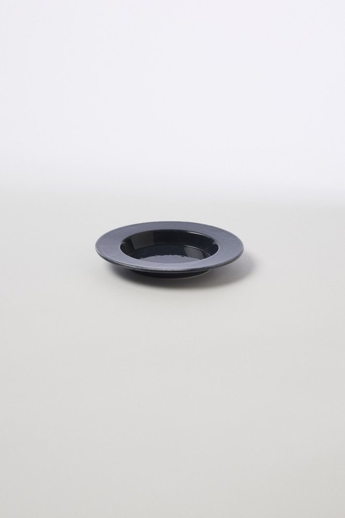 【ニーゼロイチロク/2016 / GOODS】の【Teruhiro Yanagihara】リムプレート 120 インテリア・キッズ・メンズ・レディースファッション・服の通販 founy(ファニー) https://founy.com/ イタリア Italy テーブル Table, Dining Table 人気 Popular, Best Seller バランス Balance, Style Balance プレート Plate, Dish ホーム・キャンプ・アウトドア・お取り寄せ Home Living / Home & Lifestyle / Camping Gear / Outdoor Camping キッチン・ダイニング Kitchen & Dining Essentials. Stylish & Functional Tableware キッチン家電・キッチン用品 Kitchen Appliances & Tools |ID: prp329100004019151 ipo3291000000036001780