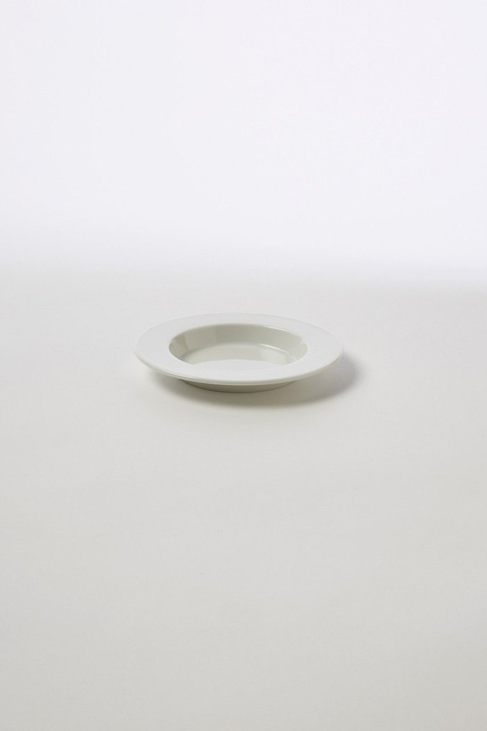 【ニーゼロイチロク/2016 / GOODS】の【Teruhiro Yanagihara】リムプレート 120 インテリア・キッズ・メンズ・レディースファッション・服の通販 founy(ファニー) https://founy.com/ イタリア Italy テーブル Table, Dining Table 人気 Popular, Best Seller バランス Balance, Style Balance プレート Plate, Dish ホーム・キャンプ・アウトドア・お取り寄せ Home Living / Home & Lifestyle / Camping Gear / Outdoor Camping キッチン・ダイニング Kitchen & Dining Essentials. Stylish & Functional Tableware キッチン家電・キッチン用品 Kitchen Appliances & Tools |ID: prp329100004019153 ipo3291000000036175362