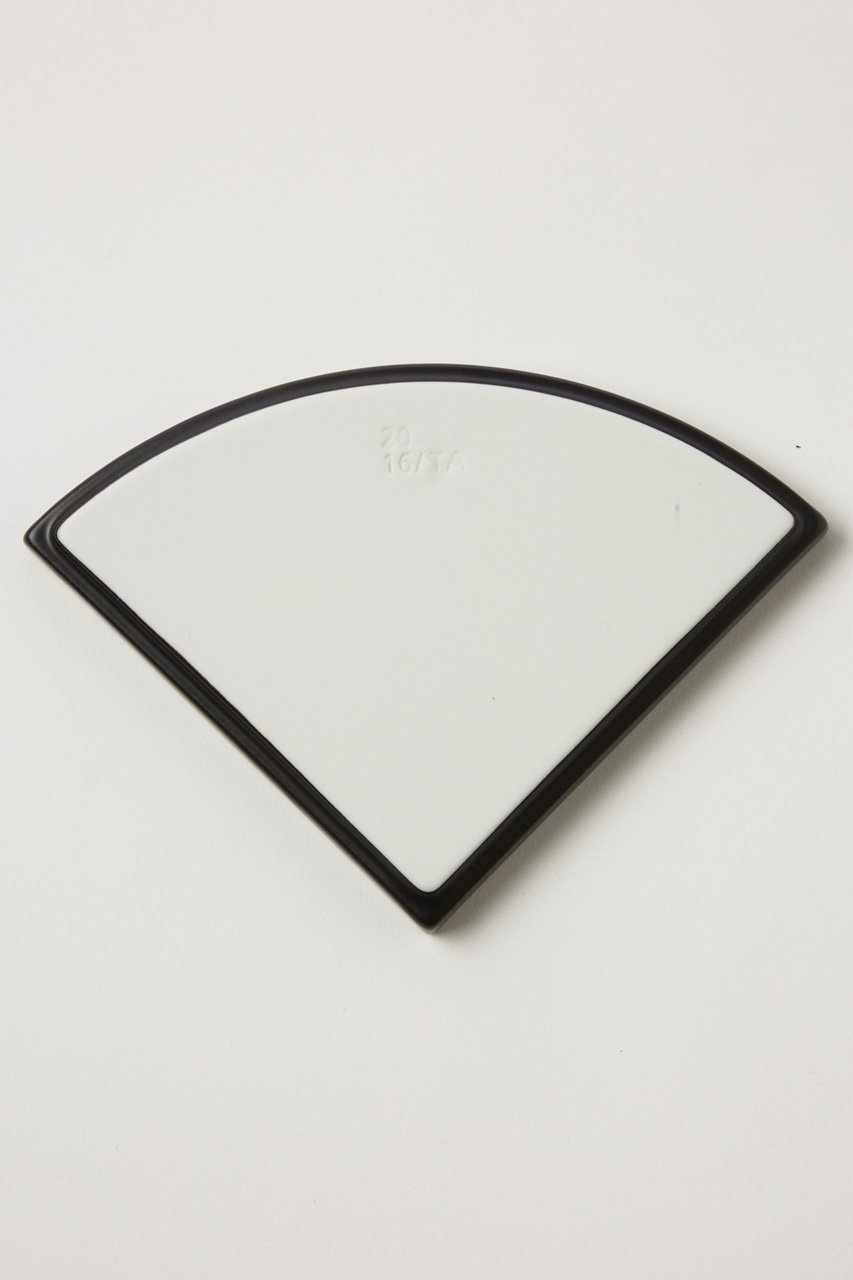 【ニーゼロイチロク/2016 / GOODS】の【Tomas Alonso】クォータープレート 100 人気、トレンドファッション・服の通販 founy(ファニー) 　イタリア　Italy　コンパクト　Compact, Small Size　ステーショナリー　Stationery, Office Supplies　テーブル　Table, Dining Table　デスク　Desk, Work Desk　ビビッド　Vivid, Bright Tone　フランス　France, French　プレート　Plate, Dish　ロンドン　London Style, British Inspired　ビジネス 仕事 通勤　Business / Work / Commuting　ホーム・キャンプ・アウトドア・お取り寄せ　Home Living / Home & Lifestyle / Camping Gear / Outdoor Camping　キッチン・ダイニング　Kitchen & Dining Essentials. Stylish & Functional Tableware　キッチン家電・キッチン用品　Kitchen Appliances & Tools　other-2|ID: prp329100004019178 ipo3291000000035447304