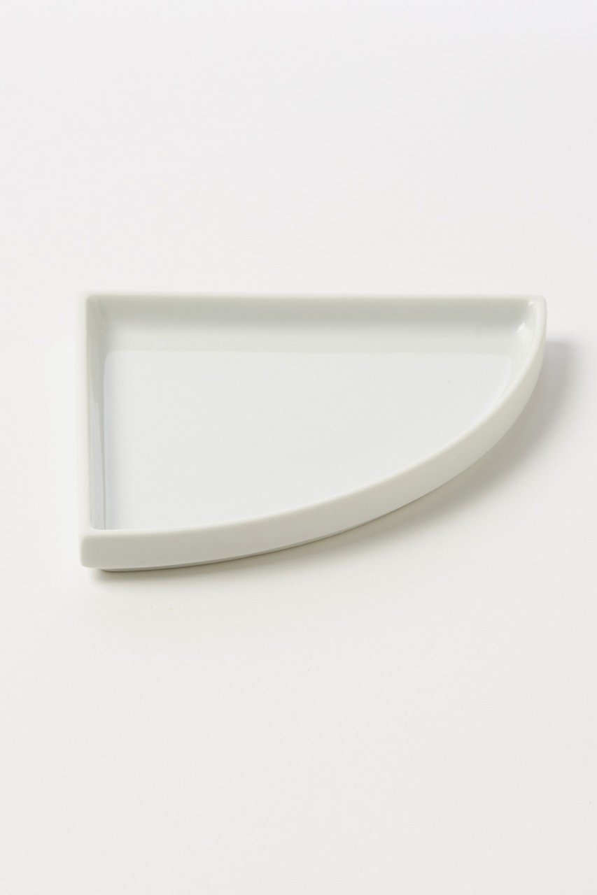 【ニーゼロイチロク/2016 / GOODS】の【Tomas Alonso】クォータープレート 100 インテリア・キッズ・メンズ・レディースファッション・服の通販 founy(ファニー) 　イタリア　Italy　コンパクト　Compact, Small Size　ステーショナリー　Stationery, Office Supplies　テーブル　Table, Dining Table　デスク　Desk, Work Desk　ビビッド　Vivid, Bright Tone　フランス　France, French　プレート　Plate, Dish　ロンドン　London Style, British Inspired　ビジネス 仕事 通勤　Business / Work / Commuting　ホーム・キャンプ・アウトドア・お取り寄せ　Home Living / Home & Lifestyle / Camping Gear / Outdoor Camping　キッチン・ダイニング　Kitchen & Dining Essentials. Stylish & Functional Tableware　キッチン家電・キッチン用品　Kitchen Appliances & Tools　ホワイト|ID: prp329100004019179 ipo3291000000035447309