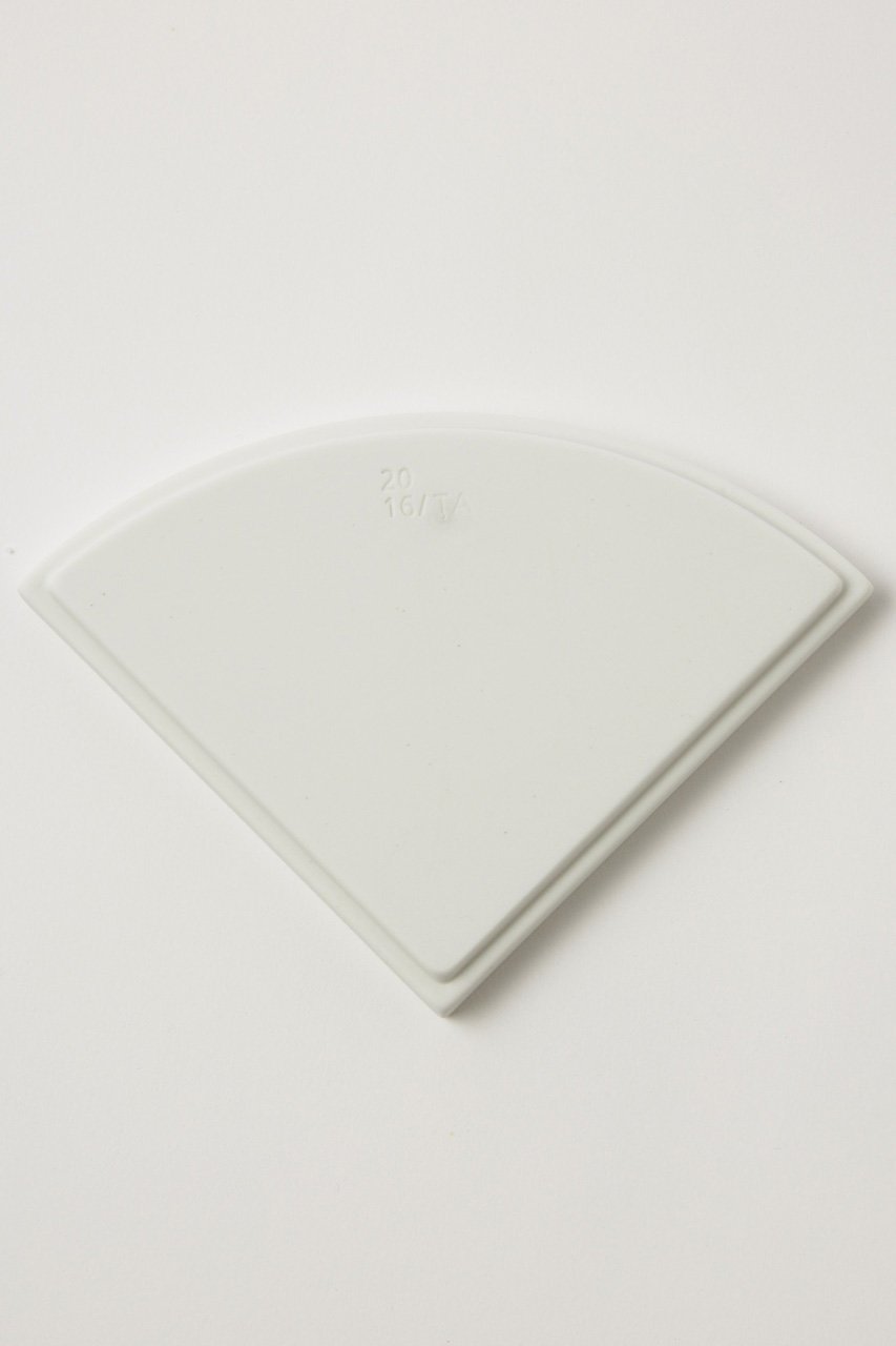 【ニーゼロイチロク/2016 / GOODS】の【Tomas Alonso】クォータープレート 100 人気、トレンドファッション・服の通販 founy(ファニー) 　イタリア　Italy　コンパクト　Compact, Small Size　ステーショナリー　Stationery, Office Supplies　テーブル　Table, Dining Table　デスク　Desk, Work Desk　ビビッド　Vivid, Bright Tone　フランス　France, French　プレート　Plate, Dish　ロンドン　London Style, British Inspired　ビジネス 仕事 通勤　Business / Work / Commuting　ホーム・キャンプ・アウトドア・お取り寄せ　Home Living / Home & Lifestyle / Camping Gear / Outdoor Camping　キッチン・ダイニング　Kitchen & Dining Essentials. Stylish & Functional Tableware　キッチン家電・キッチン用品　Kitchen Appliances & Tools　other-2|ID: prp329100004019179 ipo3291000000035447310