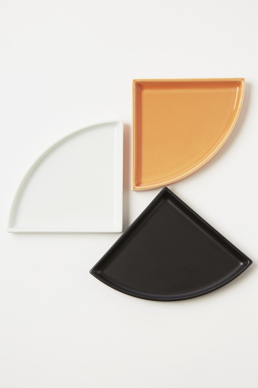 【ニーゼロイチロク/2016 / GOODS】の【Tomas Alonso】クォータープレート 100 人気、トレンドファッション・服の通販 founy(ファニー) 　イタリア　Italy　コンパクト　Compact, Small Size　ステーショナリー　Stationery, Office Supplies　テーブル　Table, Dining Table　デスク　Desk, Work Desk　ビビッド　Vivid, Bright Tone　フランス　France, French　プレート　Plate, Dish　ロンドン　London Style, British Inspired　ビジネス 仕事 通勤　Business / Work / Commuting　ホーム・キャンプ・アウトドア・お取り寄せ　Home Living / Home & Lifestyle / Camping Gear / Outdoor Camping　キッチン・ダイニング　Kitchen & Dining Essentials. Stylish & Functional Tableware　キッチン家電・キッチン用品　Kitchen Appliances & Tools　other-3|ID: prp329100004019179 ipo3291000000035447311