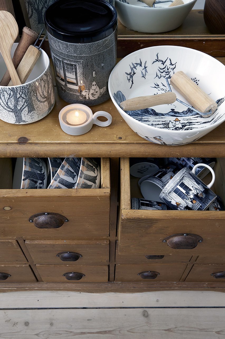 【ムーミン バイ アラビア/MOOMIN by ARABIA / GOODS】のムーミン トゥルートゥーイッツオリジン サービングボウル - 人気、トレンドファッション・服の通販 founy(ファニー) 　イラスト　Illustration　キャラクター　Character, Licensed Characters　ギフト プレゼント　Gift / Present　テーブル　Table, Dining Table　ホーム・キャンプ・アウトドア・お取り寄せ　Home Living / Home & Lifestyle / Camping Gear / Outdoor Camping　キッチン・ダイニング　Kitchen & Dining Essentials. Stylish & Functional Tableware　キッチン家電・キッチン用品　Kitchen Appliances & Tools　other-3|ID: prp329100004019283 ipo3291000000035447534