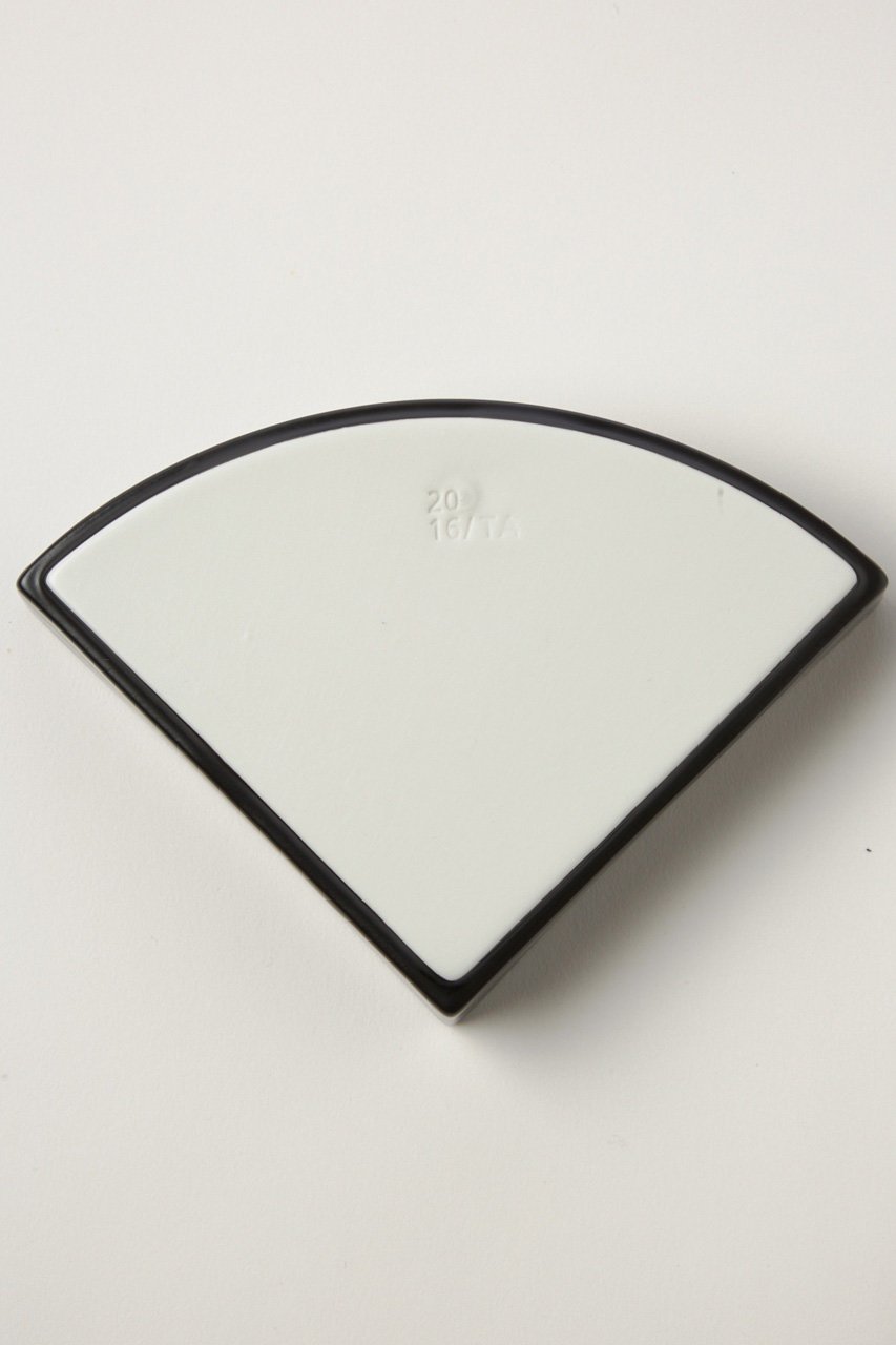 【ニーゼロイチロク/2016 / GOODS】の【Tomas Alonso】クォーターディーププレート 100 人気、トレンドファッション・服の通販 founy(ファニー) 　イタリア　Italy　コンパクト　Compact, Small Size　ステーショナリー　Stationery, Office Supplies　テーブル　Table, Dining Table　デスク　Desk, Work Desk　ビビッド　Vivid, Bright Tone　フランス　France, French　ロンドン　London Style, British Inspired　ビジネス 仕事 通勤　Business / Work / Commuting　ホーム・キャンプ・アウトドア・お取り寄せ　Home Living / Home & Lifestyle / Camping Gear / Outdoor Camping　キッチン・ダイニング　Kitchen & Dining Essentials. Stylish & Functional Tableware　キッチン家電・キッチン用品　Kitchen Appliances & Tools　other-2|ID: prp329100004019378 ipo3291000000035447811