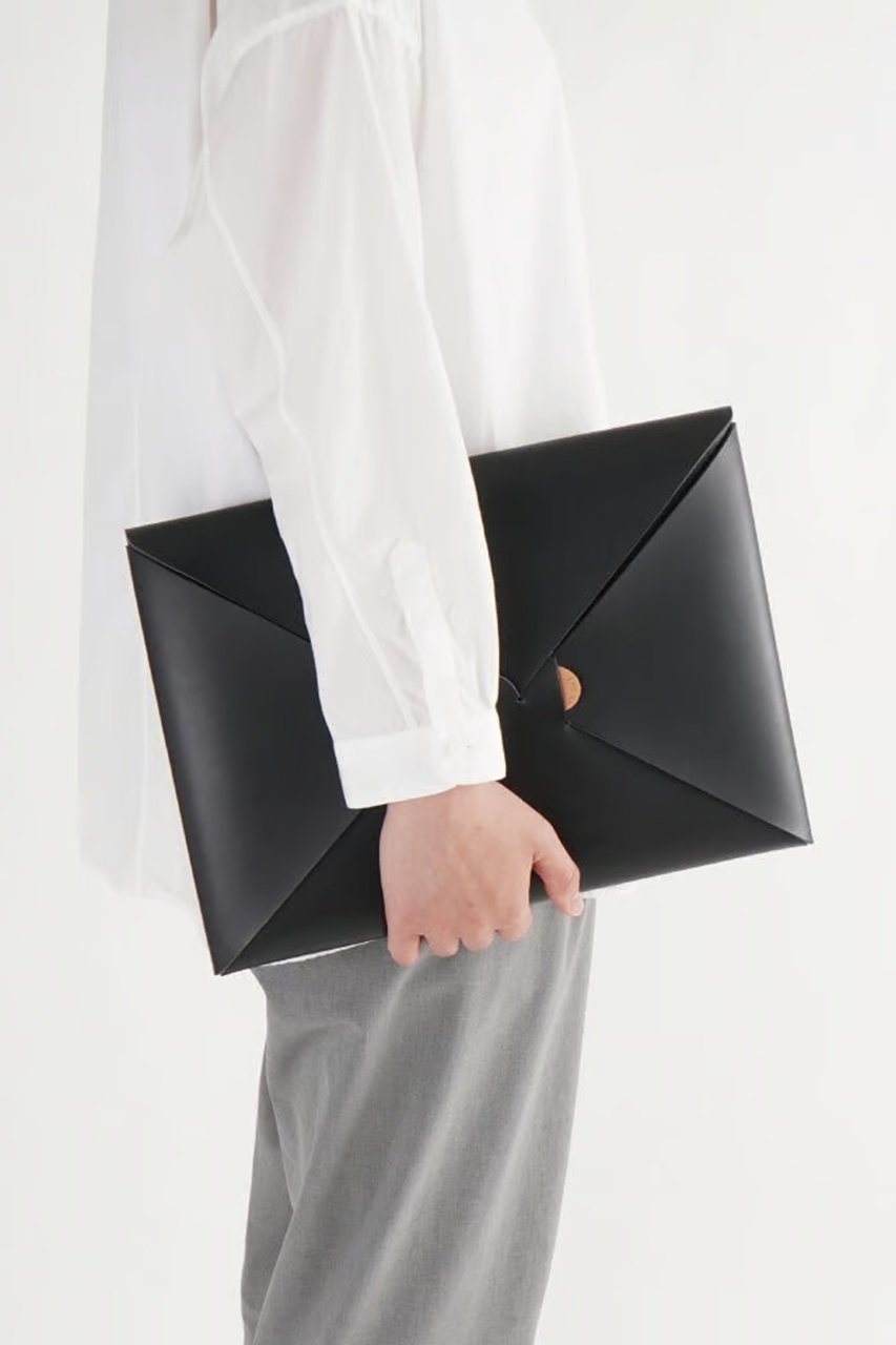 【イロセ/i ro se / GOODS】のSEAMLESS CLUTCH BAG-M 人気、トレンドファッション・服の通販 founy(ファニー) 　クッション　Cushion, Throw Pillow　クラッチ　Clutch, Clutch Bag　軽量　Lightweight, Ultra Light　シンプル　Simple, Minimal　タオル　Towel, Bath Towel　フェイクレザー　Faux Leather, PU Leather　フェルト　Felt, Felt Fabric　ポケット　Pocket, Pocket Detail　other-5|ID: prp329100004019612 ipo3291000000031449668