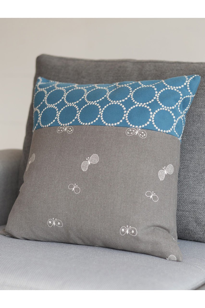 【ミナ ペルホネン/mina perhonen / GOODS】の【greeniche】mina perhonen‐dop‐ 「tambourine × choucho」クッションカバー 人気、トレンドファッション・服の通販 founy(ファニー) 　クッション　Cushion, Throw Pillow　ダブル　Double, Double-Breasted　ドット　Polka Dot, Dot Pattern　人気　Popular, Best Seller　ファブリック　Fabric, Textile　フェイス　Face, Facial Design　 other-1|ID: prp329100004023791 ipo3291000000036138860