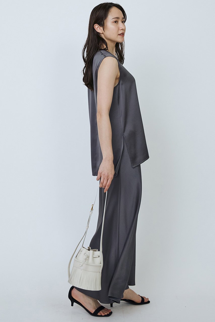 【プルミエ アロンディスモン/1er Arrondissement】のサテンタンクトップ 人気、トレンドファッション・服の通販 founy(ファニー) 　ファッション　Fashion　レディースファッション　Fashion for Women　トップス・カットソー　Cut & Sew Tops　キャミソール&ノースリーブ　Camisoles & Sleeveless Tops　シャツ・ブラウス・オフィスカジュアル　Elegant Blouses & Button-Ups　とろみ　Fluid, Flowy Fabric　サテン　Satin, Glossy Fabric　シンプル　Simple, Minimal　スリット　Slit, Slit Detail　タンク　Tank Top, Sleeveless Top　ノースリーブ　Sleeveless, No-Sleeve　バランス　Balance, Style Balance　リラックス　Relax, Relaxed Fit　エレガント 上品　Elegant　人気　Popular, Best Seller　other-3|ID: prp329100004046485 ipo3291000000032842481
