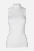 【ロサムンド/ROSEMUNDE】のレースモックネックトップス ノースリーブ シルクコットン 人気、トレンドファッション・服の通販 founy(ファニー) ファッション Fashion レディースファッション Fashion for Women トップス・カットソー Cut & Sew Tops キャミソール&ノースリーブ Camisoles & Sleeveless Tops シャツ・ブラウス・オフィスカジュアル Elegant Blouses & Button-Ups ロングTシャツ・Tシャツ Longline T-Shirts & Tees カットソー・ベーシックTシャツ Cut-and-Sewn Tops / Stretch Tees & Basics キャミソール Camisole, Spaghetti Strap Top シルク Silk, 100% Silk タンク Tank Top, Sleeveless Top ノースリーブ Sleeveless, No-Sleeve フィット Fit, Slim Fit フェミニン Feminine, Girly ホールガーメント WholeGarment, Seamless Knit ラグジュアリー Luxury, Elegant レース Lace, Lace Fabric 冬 Winter / This Winter 夏 Summer thumbnail ニューホワイト|ID: prp329100004051164 ipo3291000000036676520